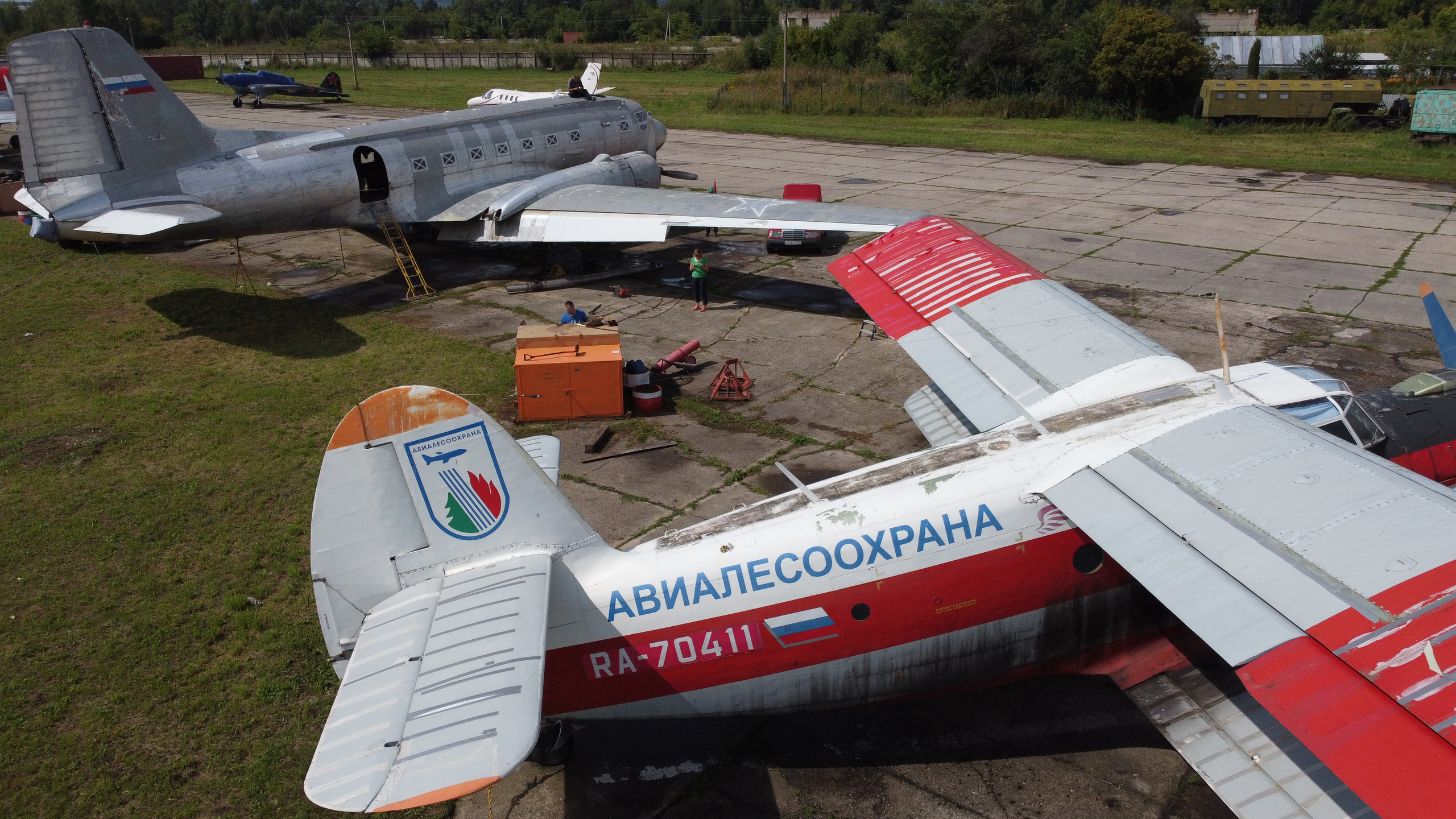 Ил-14Т «Голубая Мечта» — смывка краски (2021 г.). Фотоальбом показывающий увлекательный мир авиации и мир медведей Андрея Иванова
