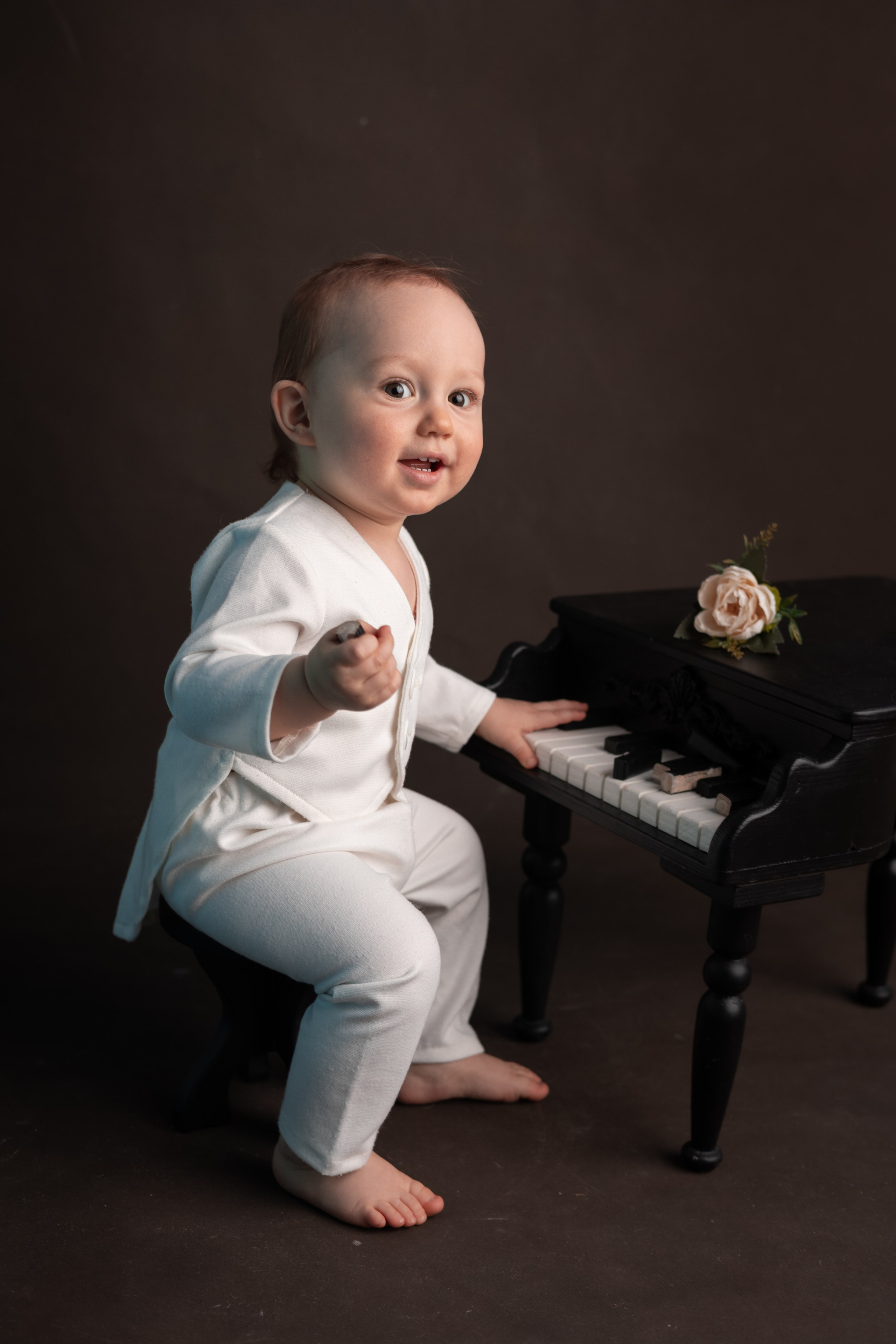 От 9 месяцев  - Фотограф новорожденных: магия детства в каждом снимке. Фотограф новорожденных: волшебные моменты первых дней жизни