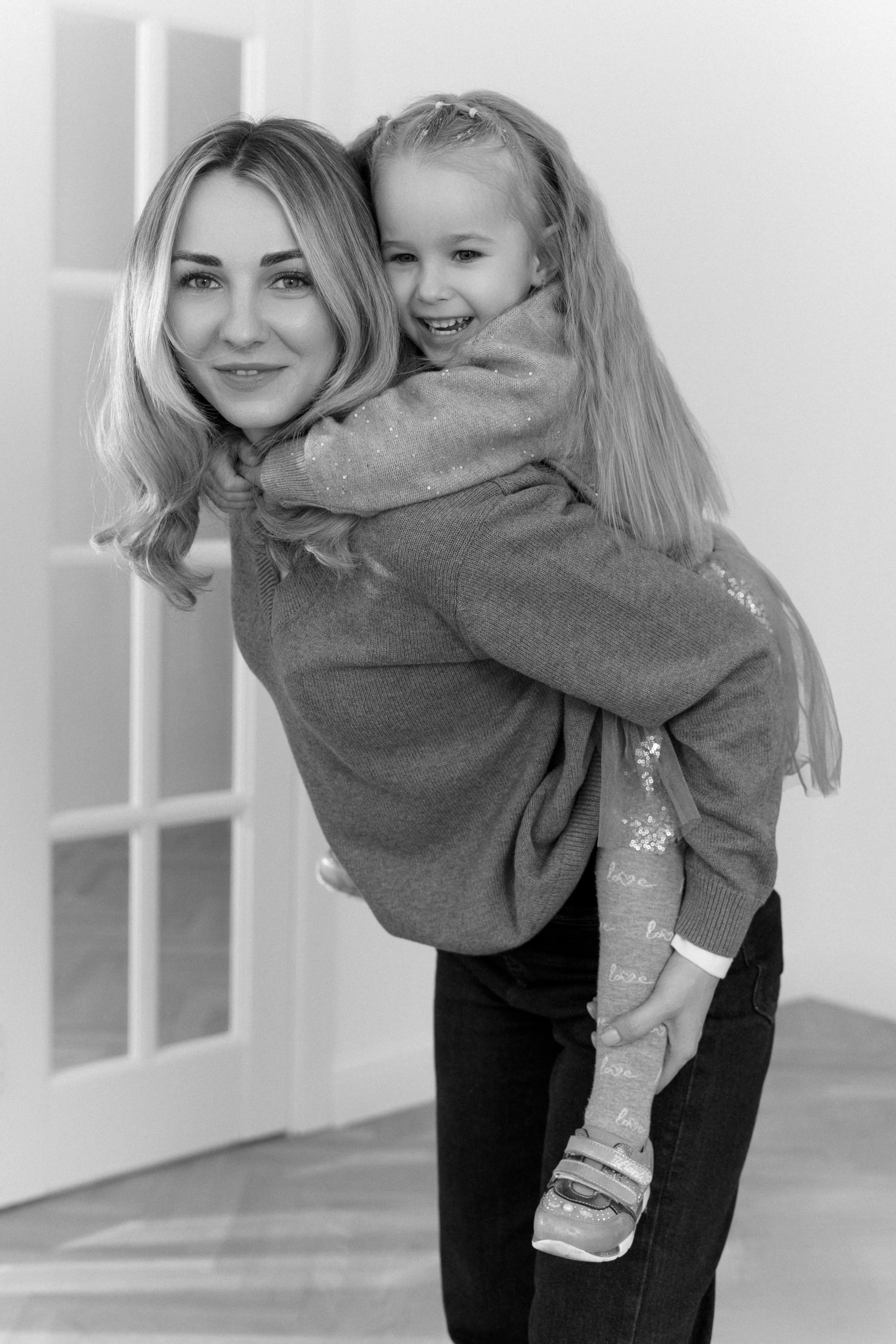 Вика и Алиса. Главная