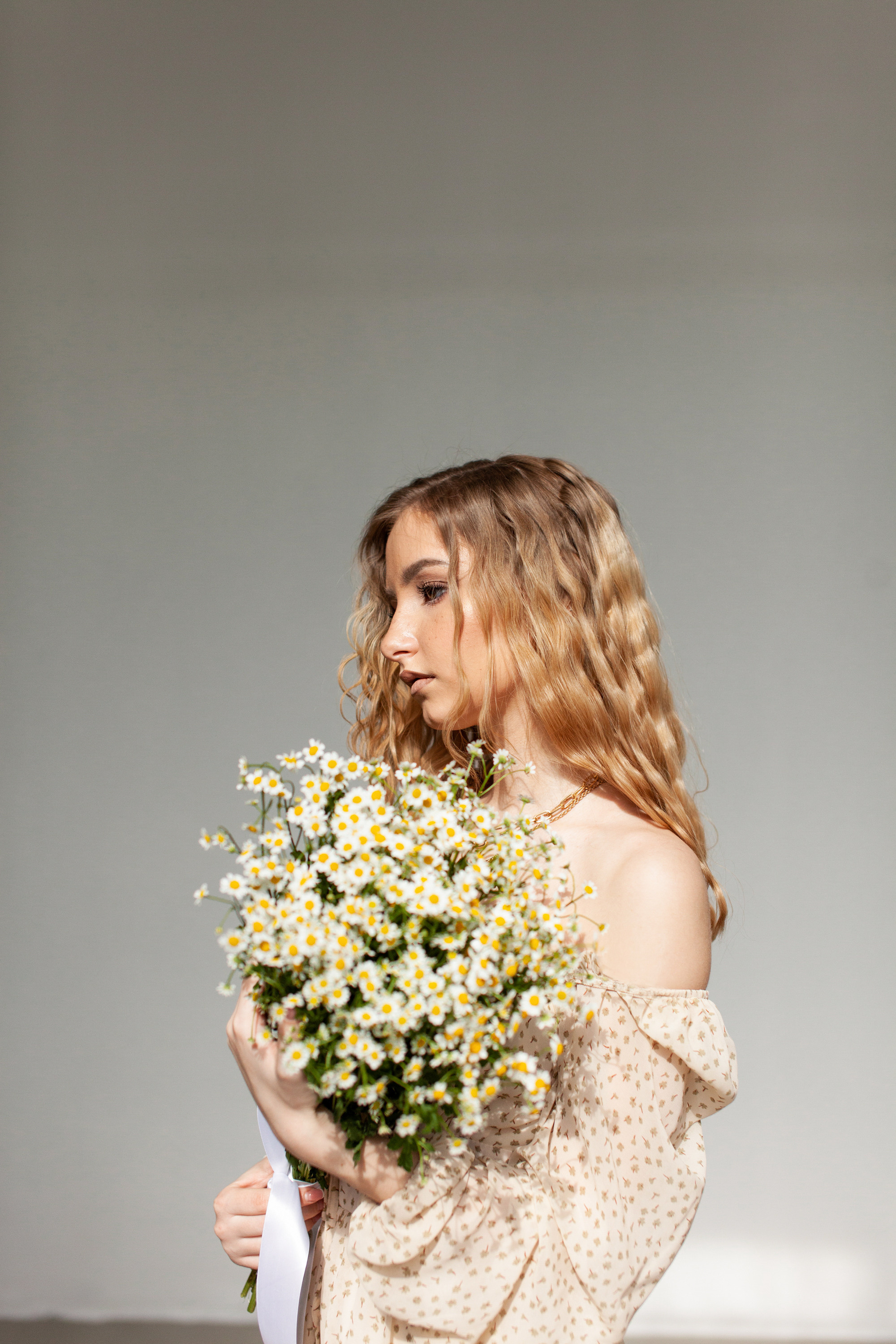 Лера и ромашки. Фотограф Сергиев Посад Москва Хованская Екатерина