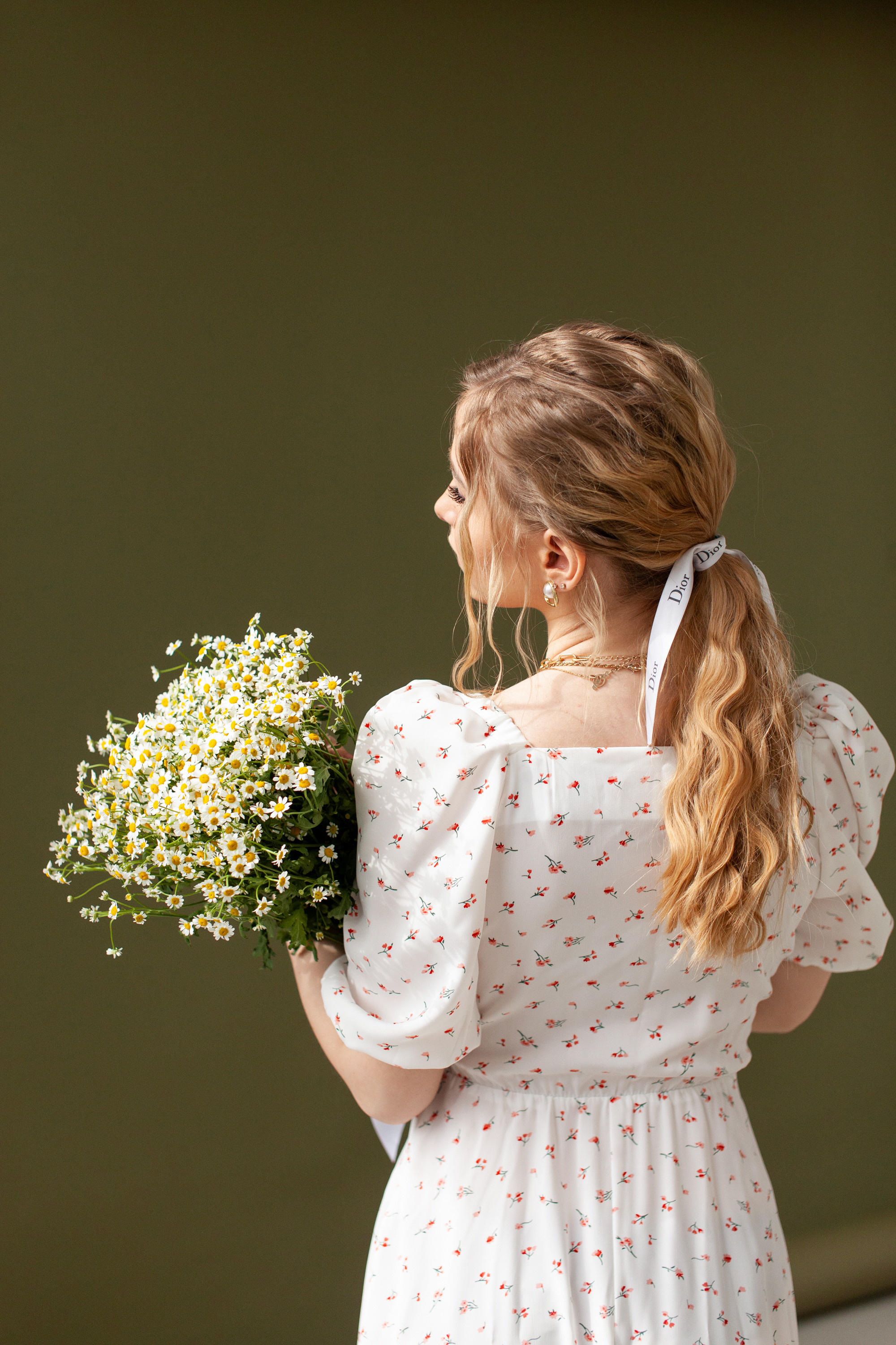 Лера и ромашки. Фотограф Сергиев Посад Москва Хованская Екатерина