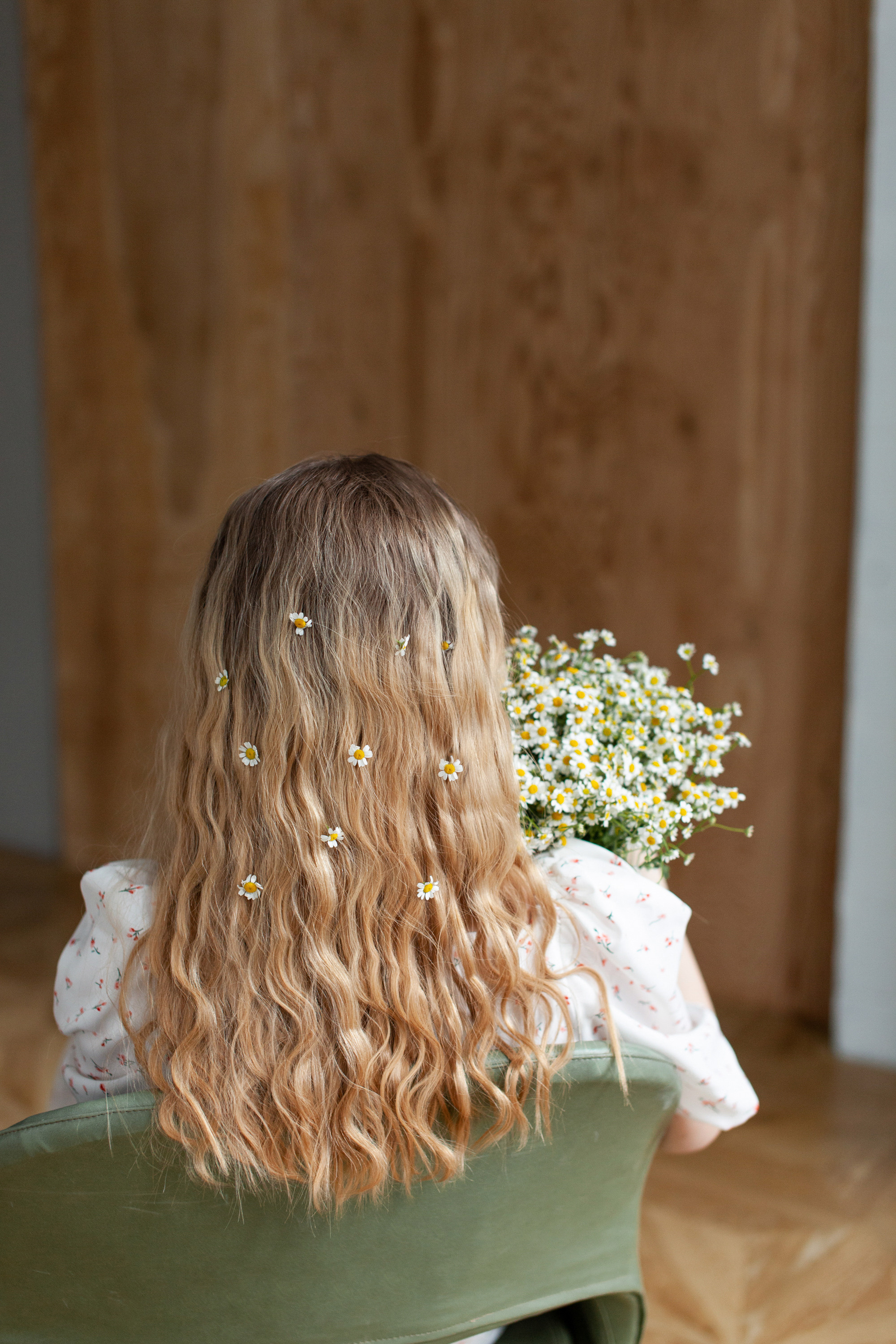 Лера и ромашки. Фотограф Сергиев Посад Москва Хованская Екатерина
