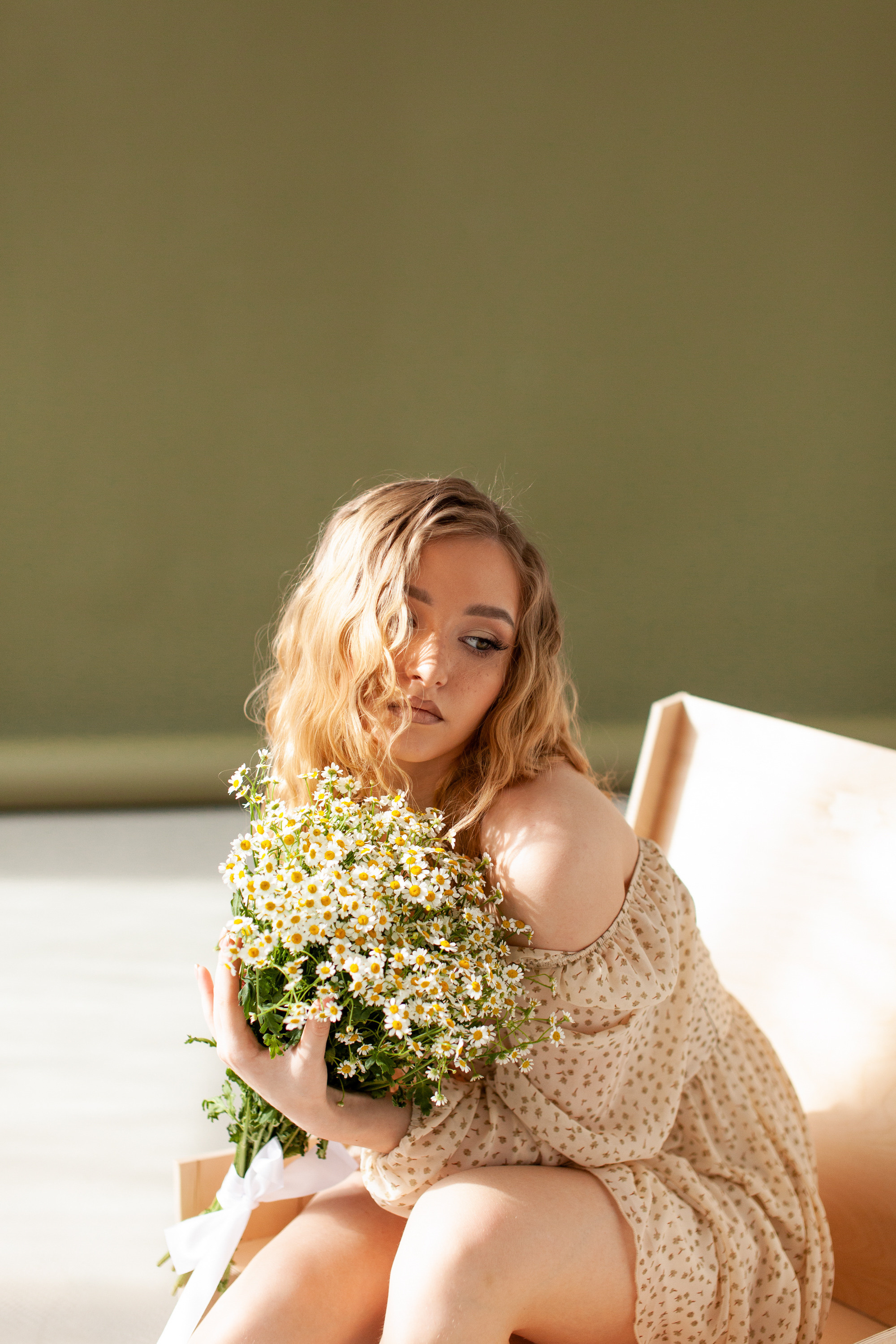 Лера и ромашки. Фотограф Сергиев Посад Москва Хованская Екатерина