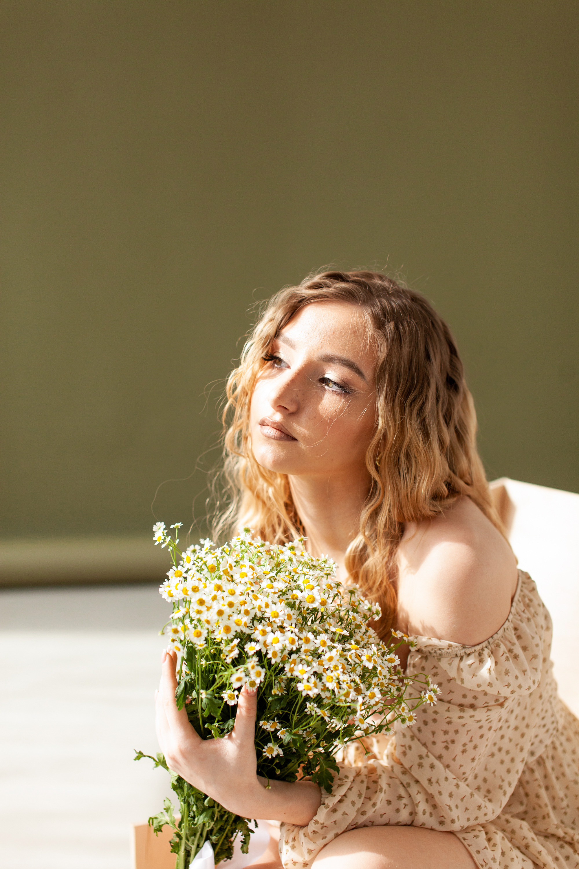 Лера и ромашки. Фотограф Сергиев Посад Москва Хованская Екатерина