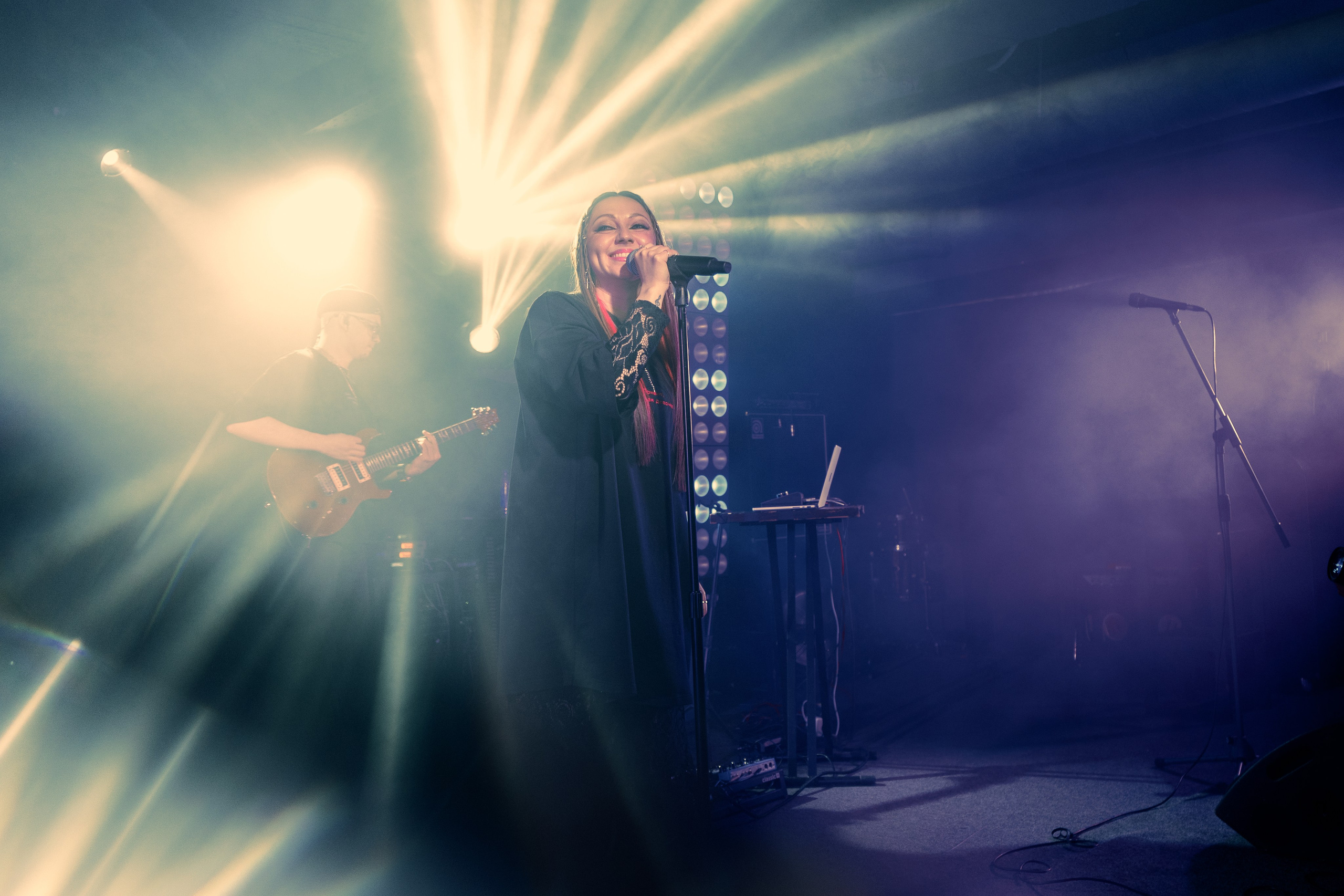 Аили. Первый сольный концерт в"Мумий Тролль Music Bar». Никита Скрипник — ТЕАТР В СТИЛЕ ФЭШН