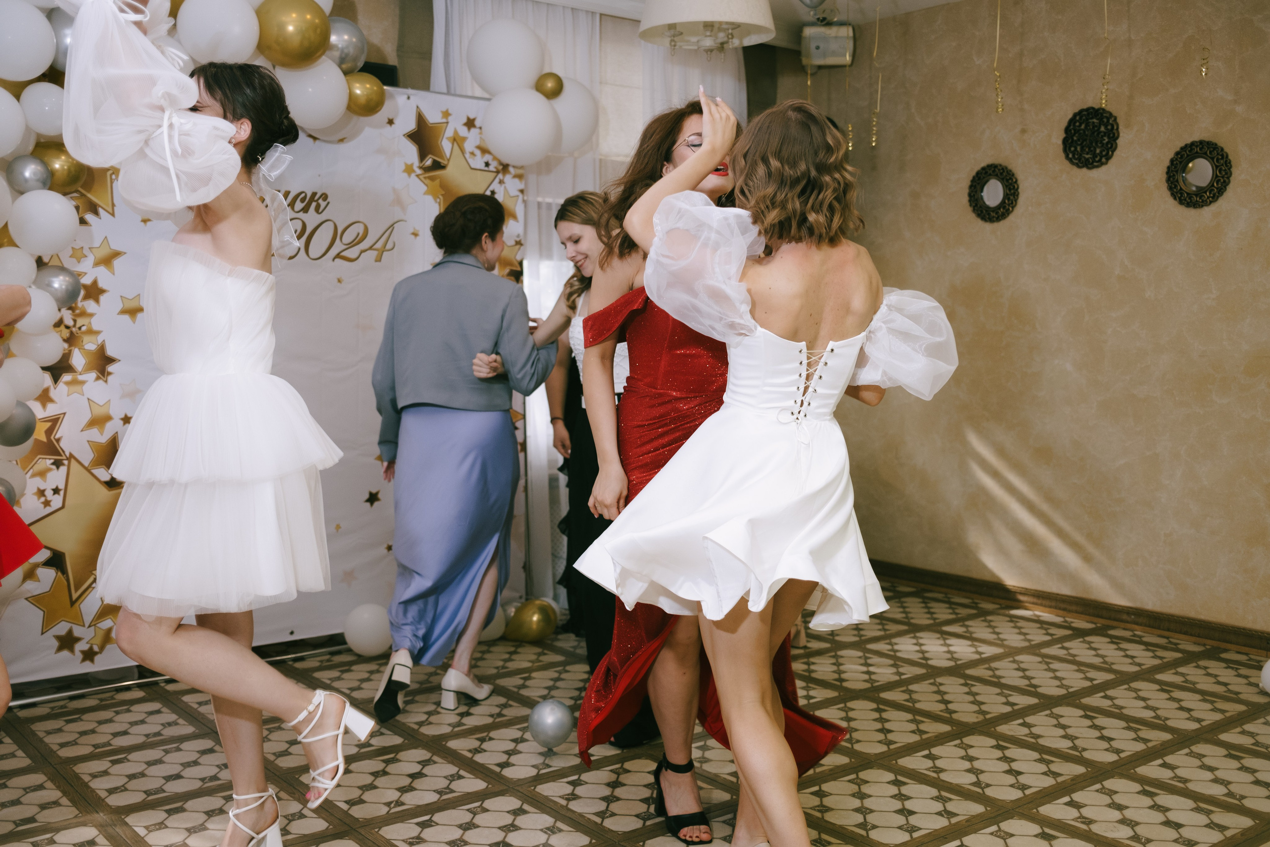 Выпускной школа 33. Свадебный и репортажной фотограф Денис Ожигин в Краснодаре и Краснодарском крае