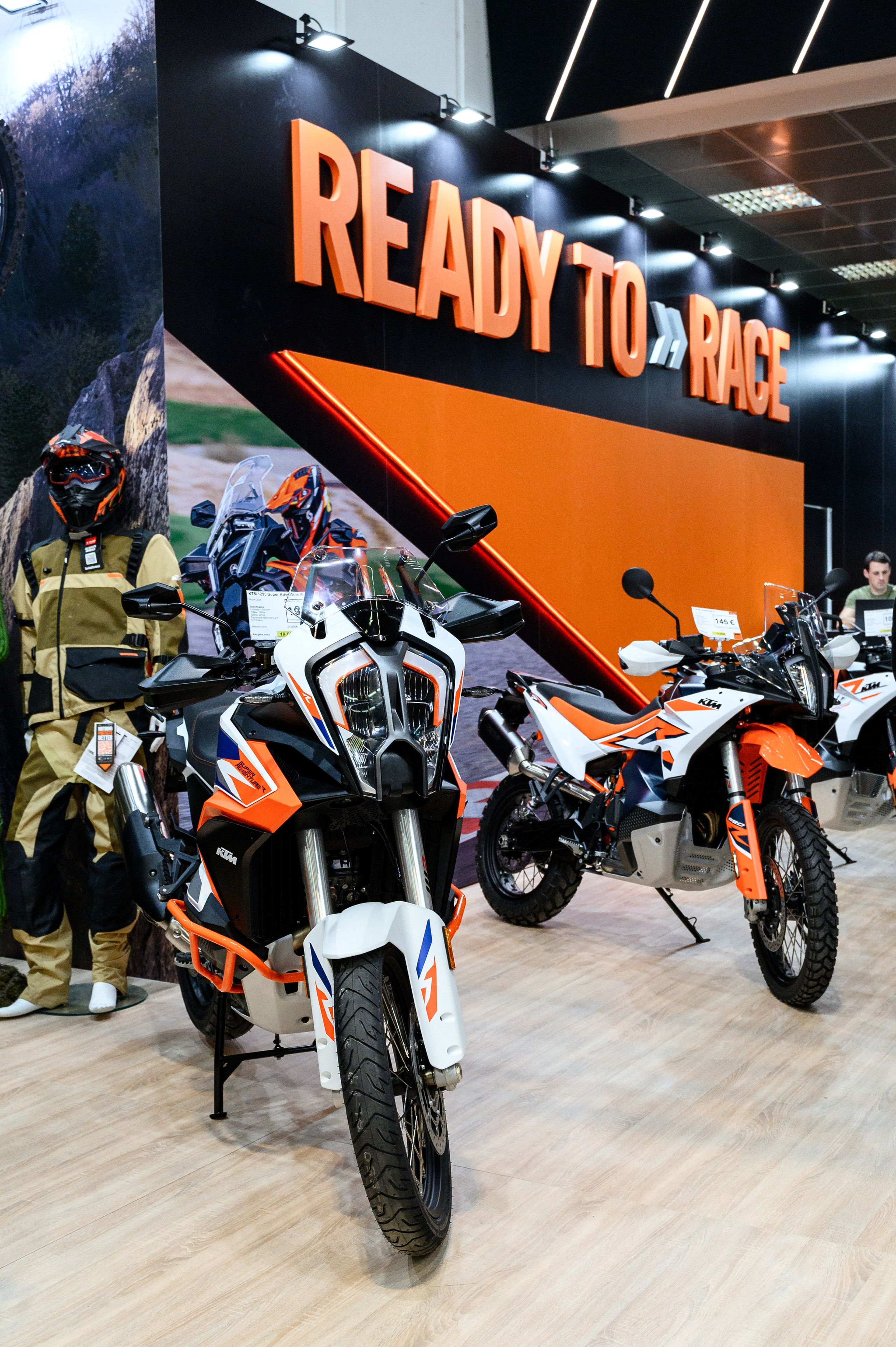 56-й Международный автосалон в Белграде. Елена Чеснокова спортивный фотограф во Владимире и Белграде