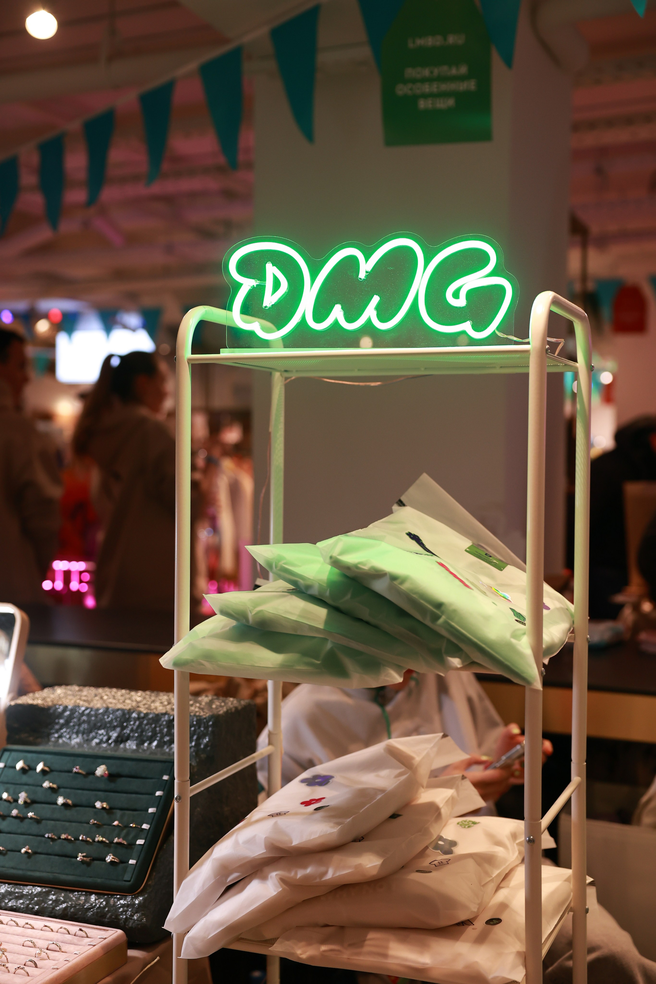 2–3 марта 2024 в пространстве «Три вокзала. Депо» / День 2 / фото Саша Жукова. Фотоотчеты «Ламбада-маркета»