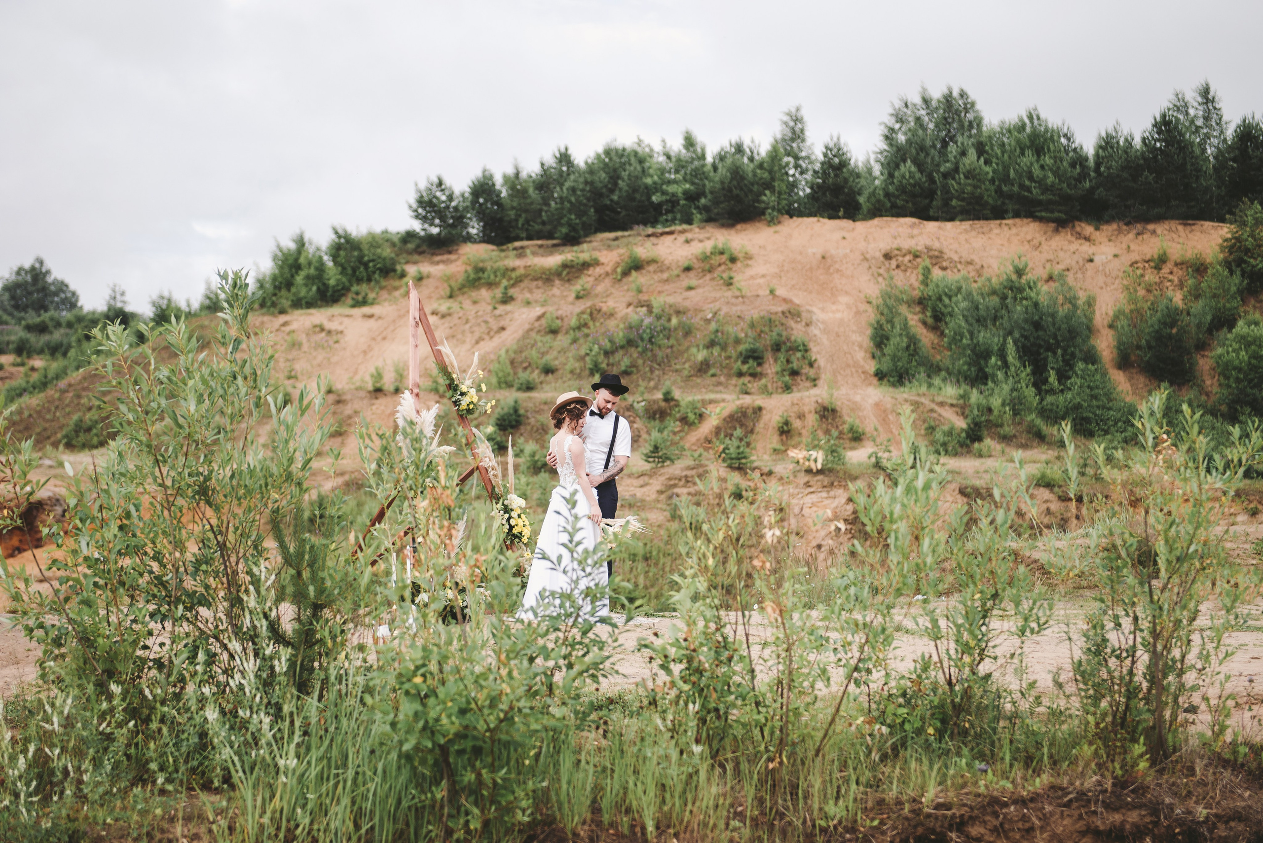 Выездная регистрация на песчаном карьере. Свадебный и семейный фотограф София Невская