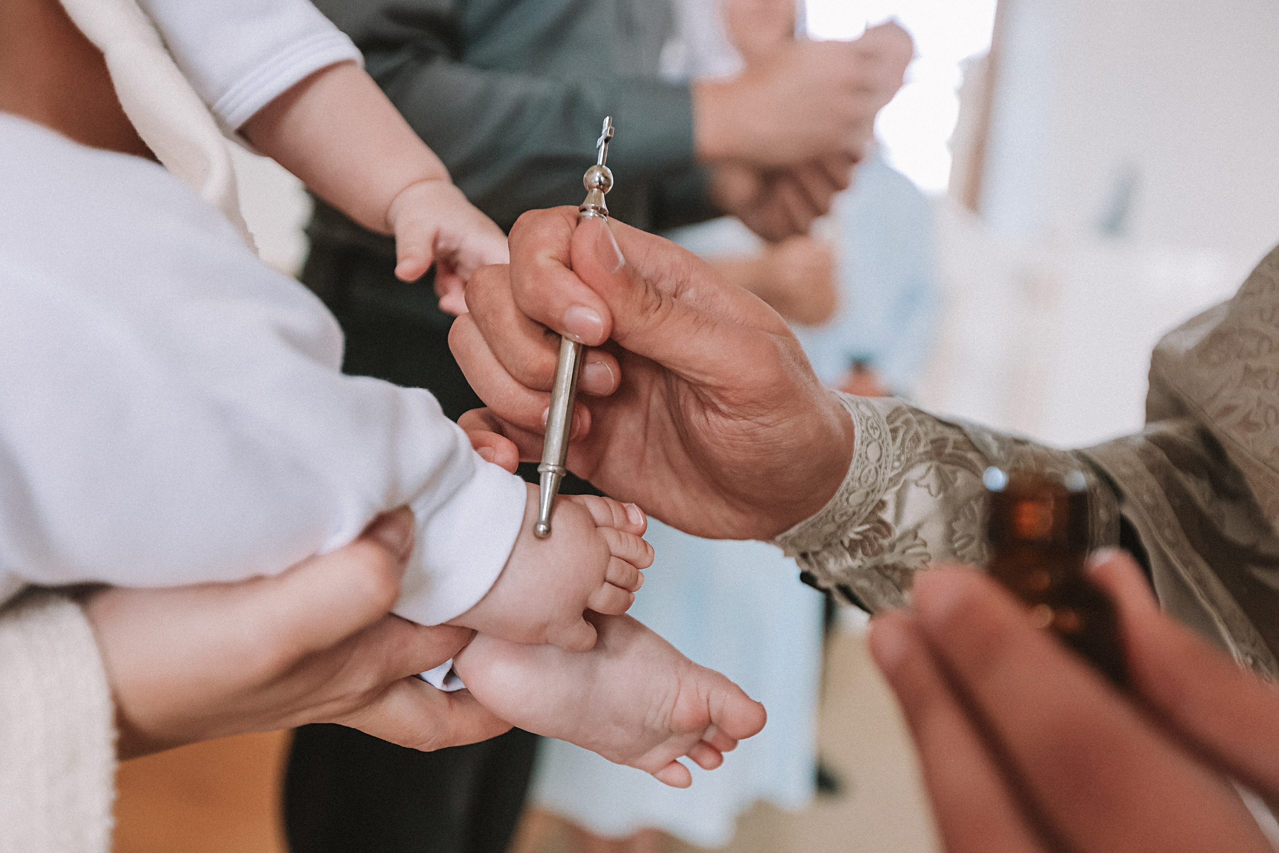 Крещение церковь около моста влюбленных. Семейный фотограф Тюмень, фотограф на роды Салмина Мария
