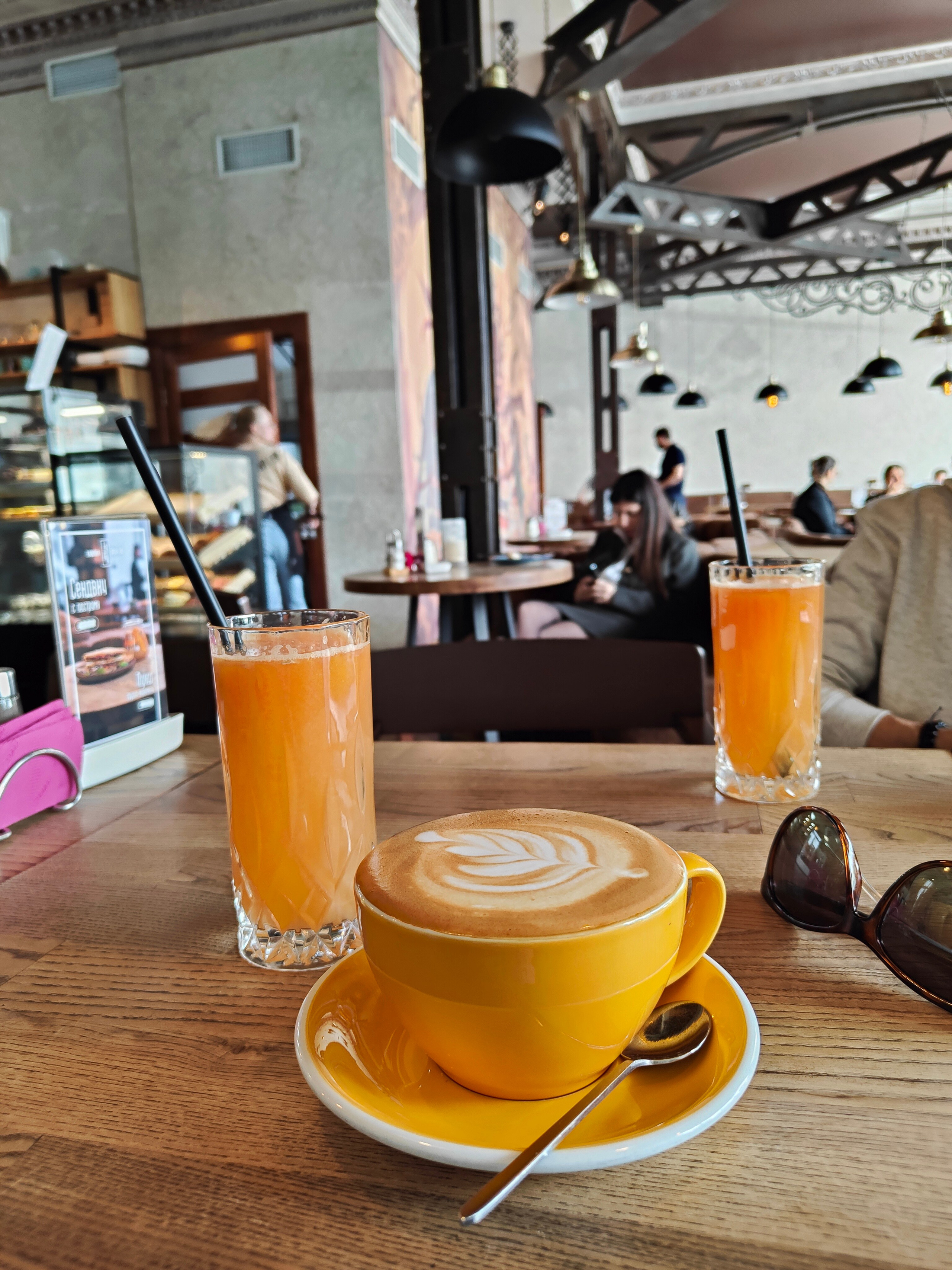 Остап Бендер, озеро Провалъ и стрит в солнечном Пятигорске. Фотограф-документалист Мария Осокина
