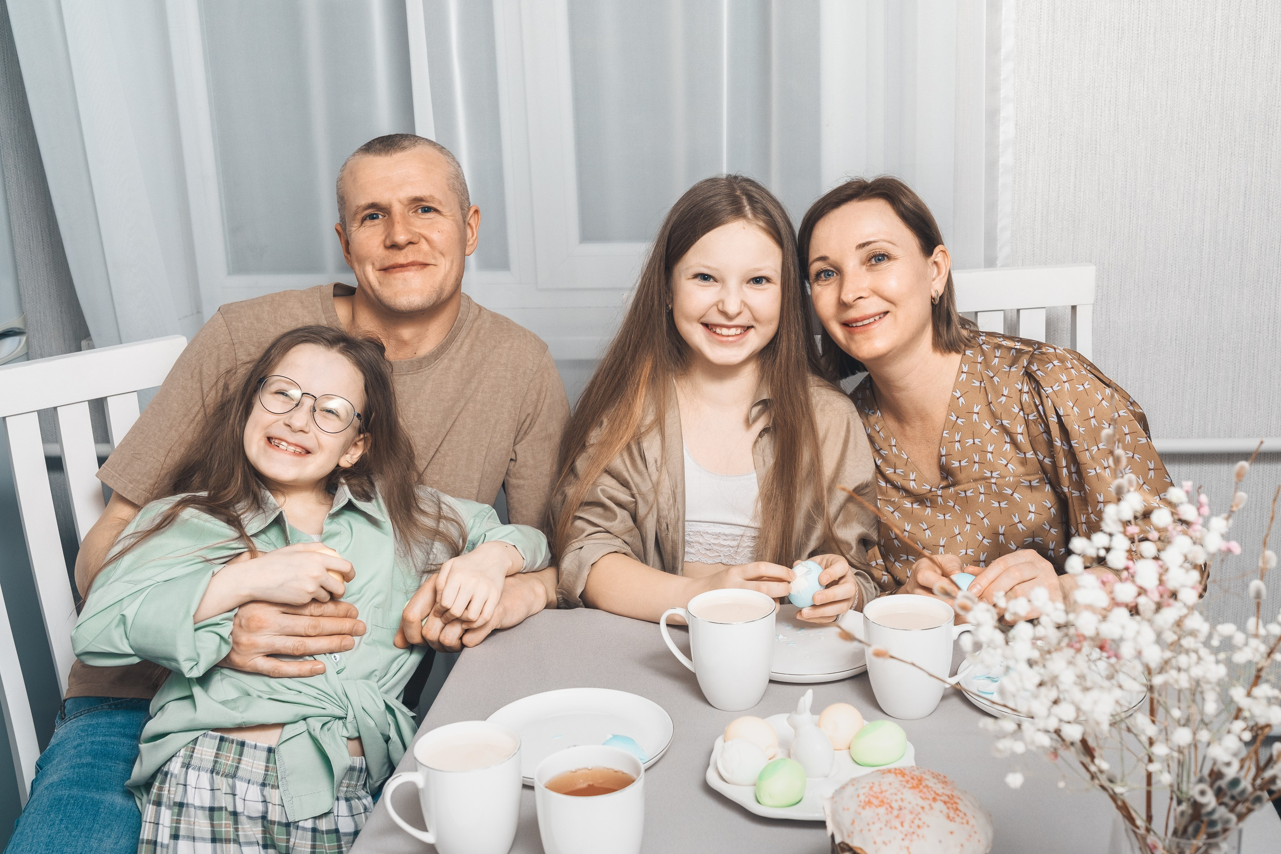 семейная фотография в светлых тонах