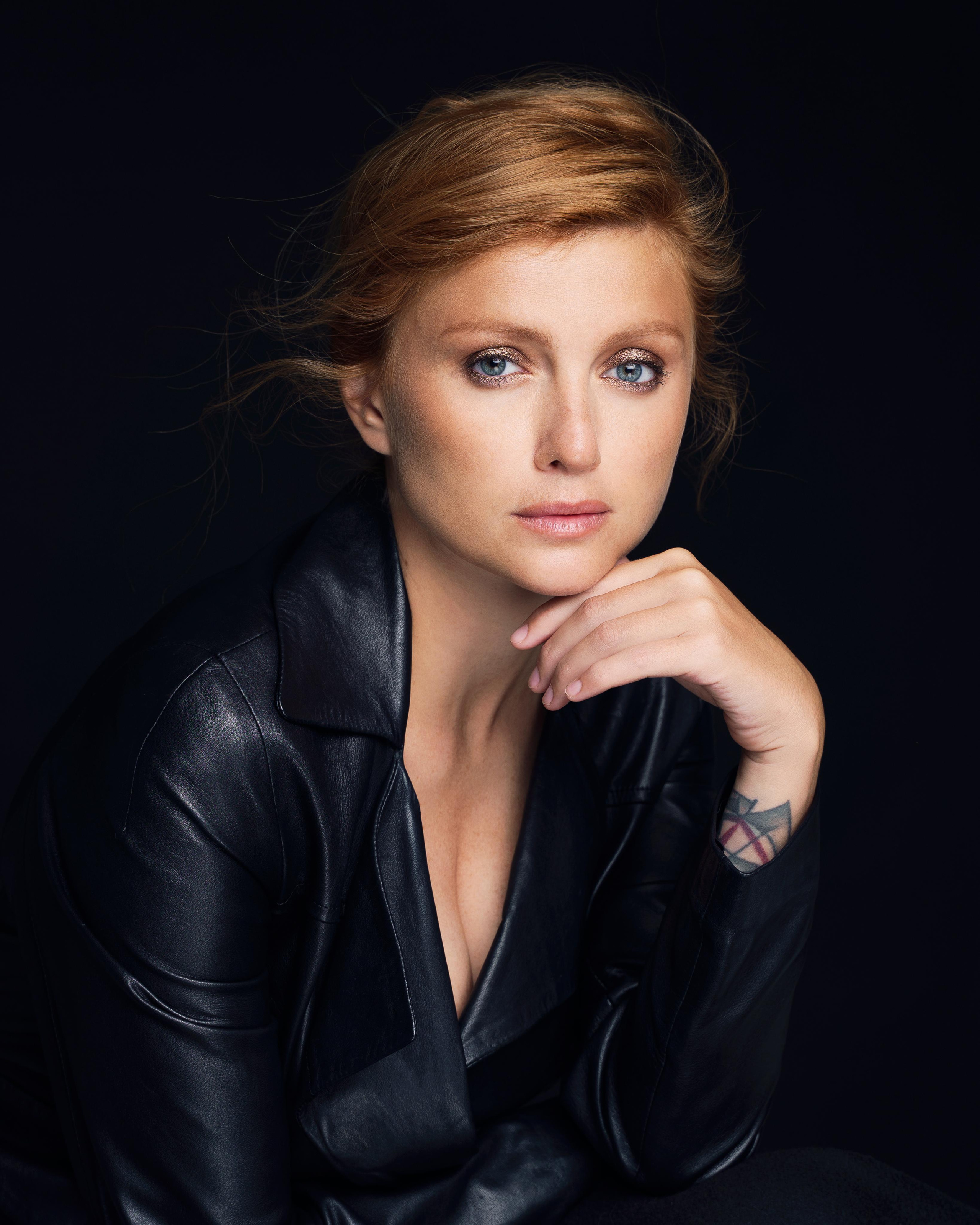 Женский портрет в стиле минимализм в Москве