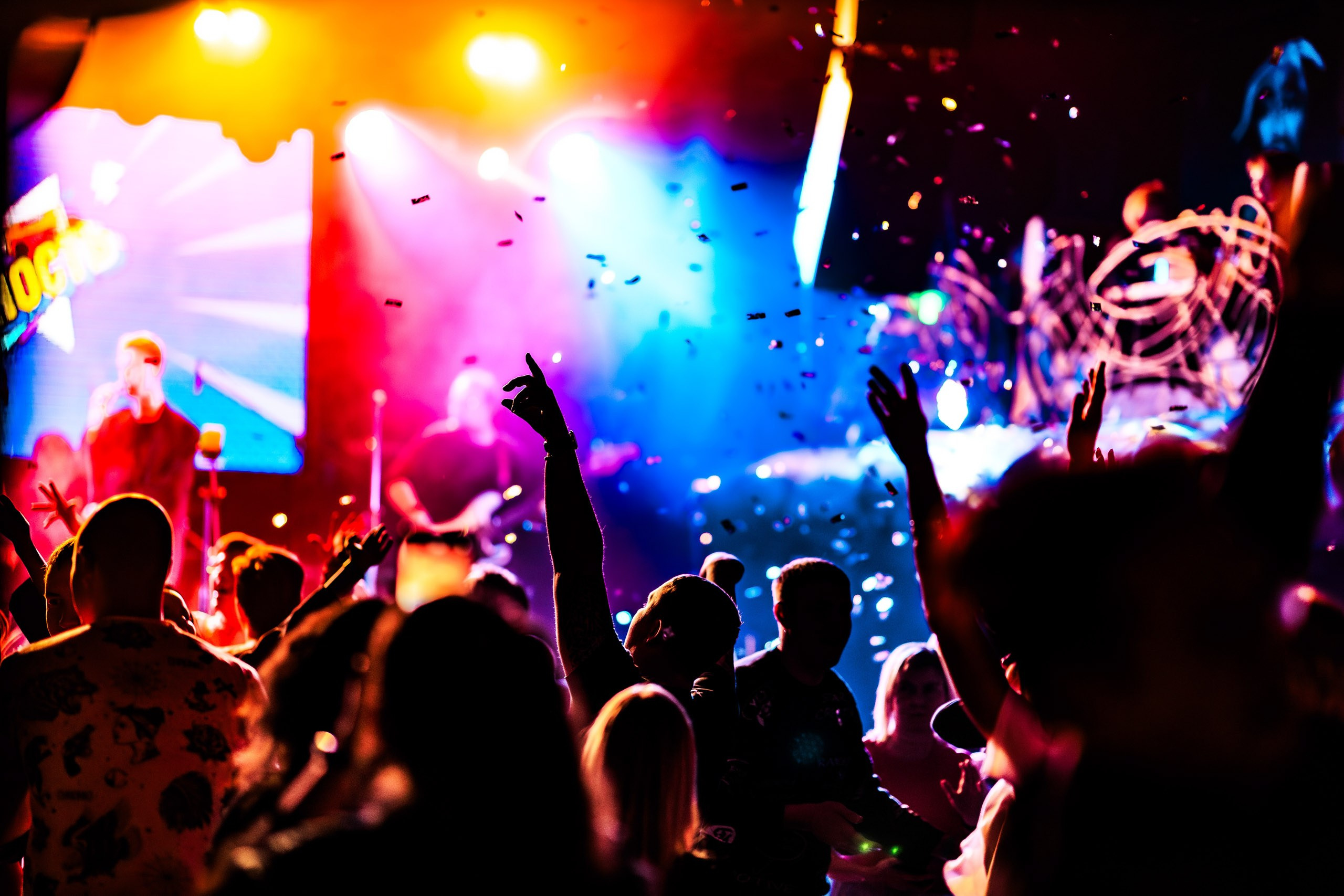 Юность. Репортажный фотограф Екатеринбург | Яркий, качественный репортаж | Концерты, клубы, репортаж, праздники, корпоративы