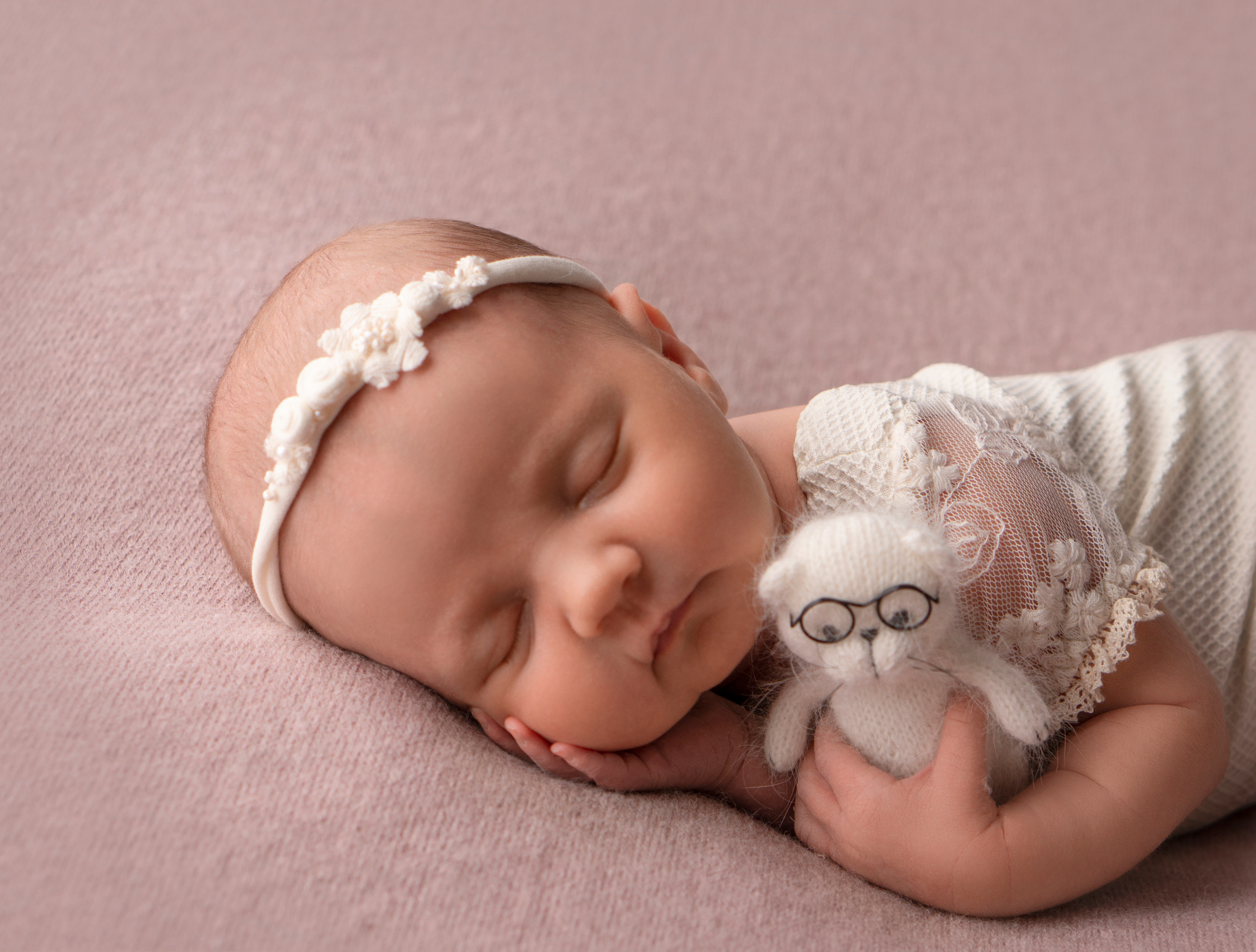 Фотограф новорожденных в Новоалександровске Оксана Джолаева