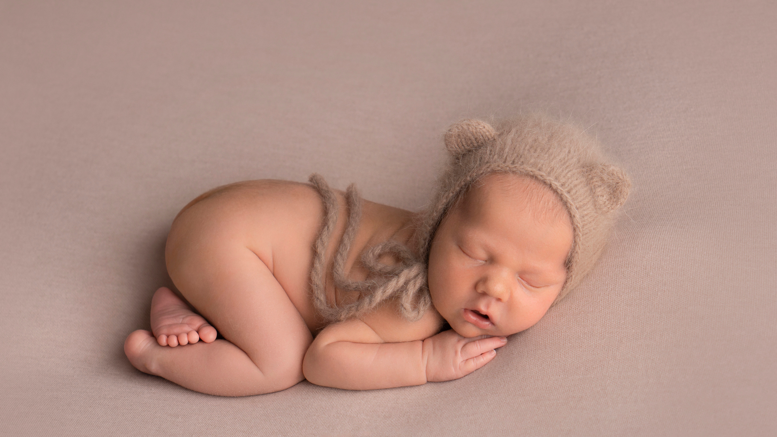 Съёмка новорожденных. Фотограф новорожденных в Новоалександровске Оксана Джолаева