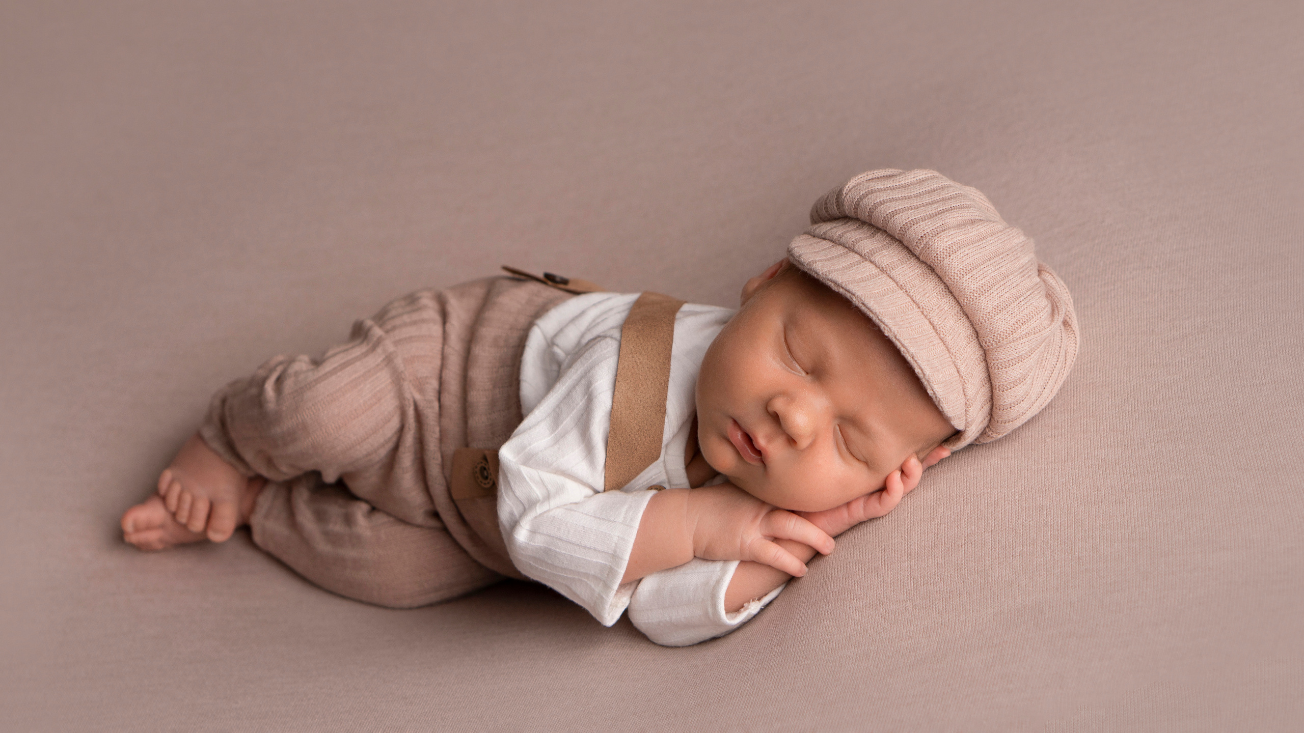 Фотограф новорожденных в Новоалександровске Оксана Джолаева