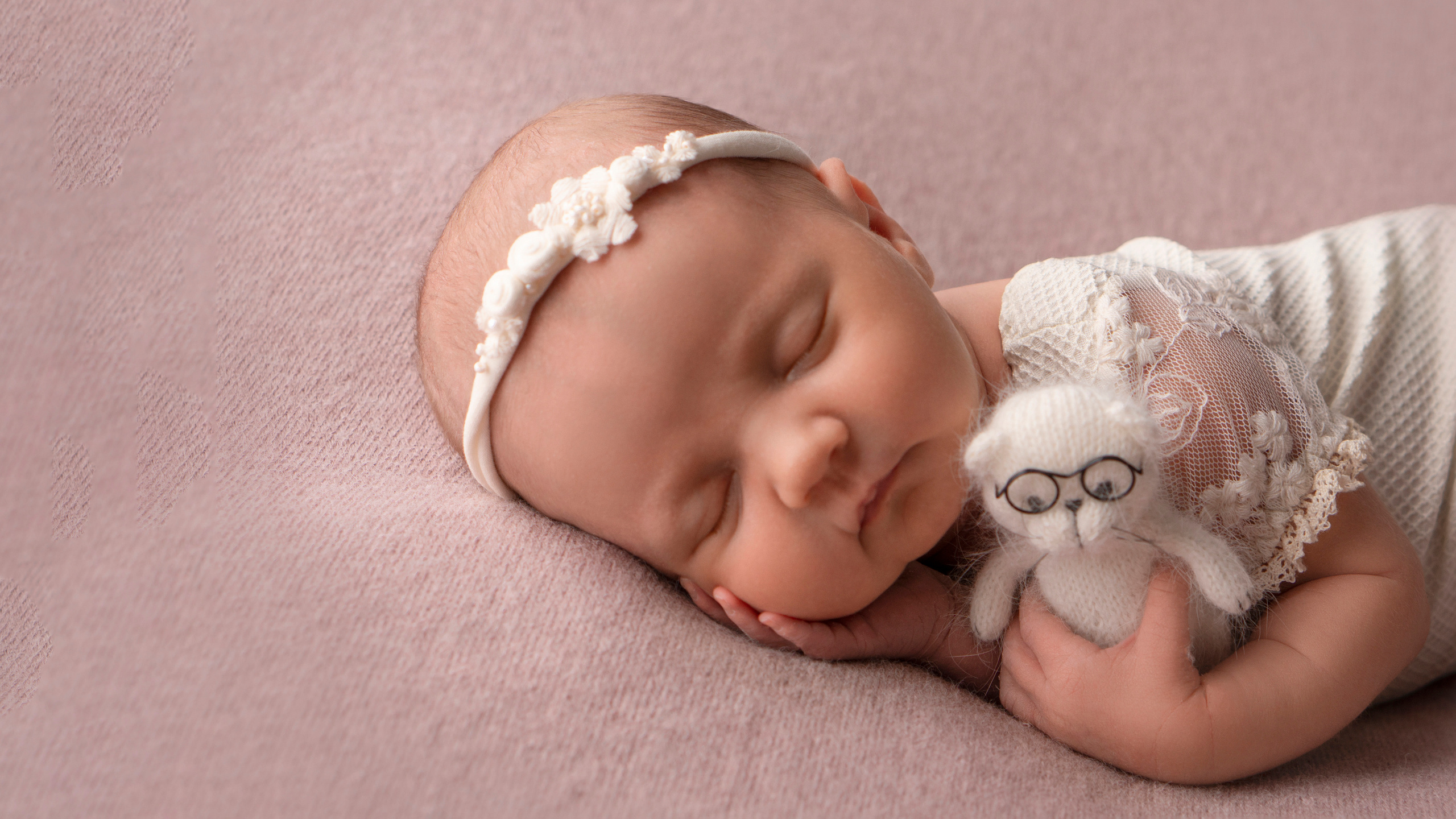 Фотограф новорожденных в Новоалександровске Оксана Джолаева