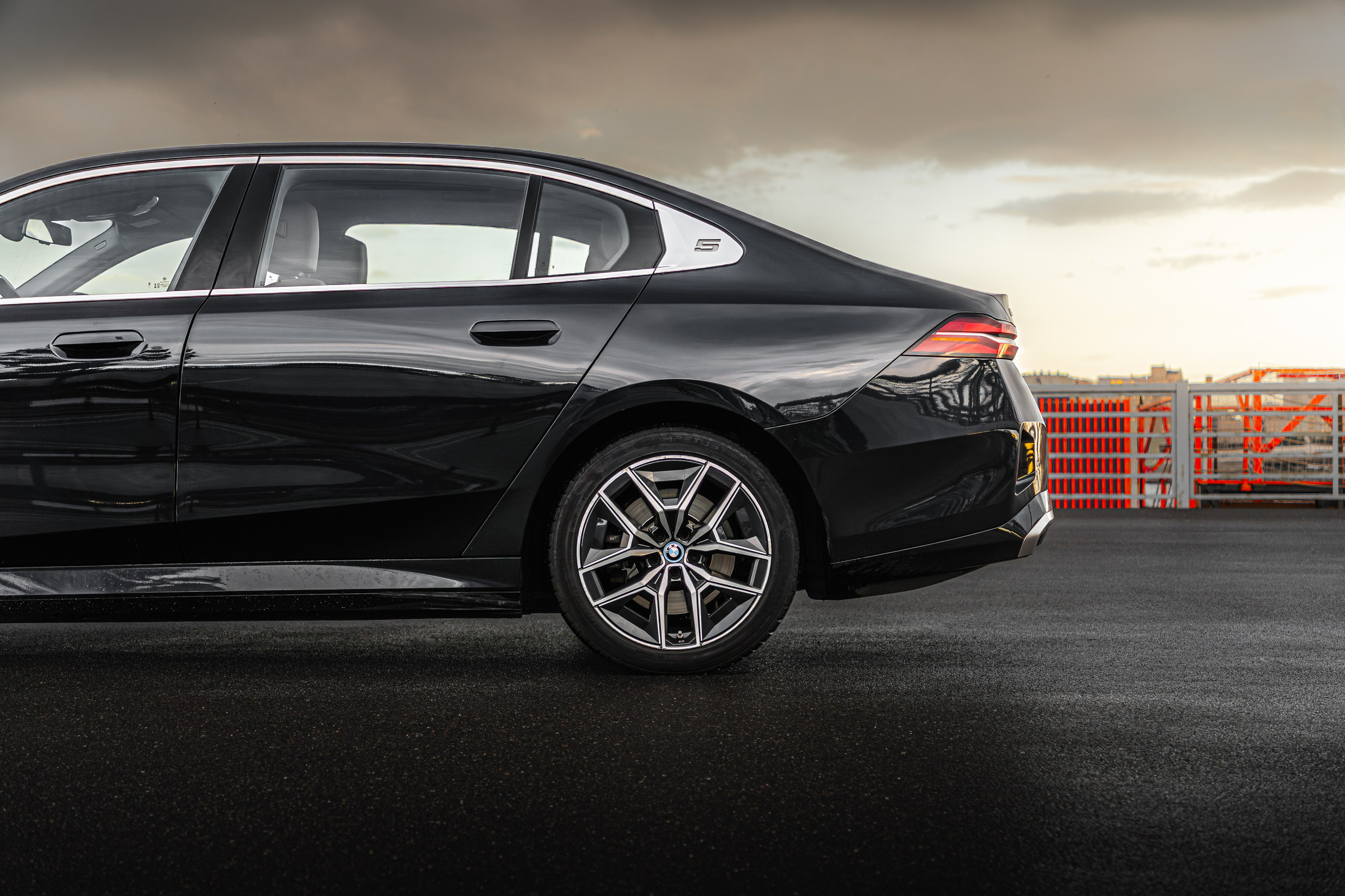 BMW I5 для премиум рентала. Valya Fleks