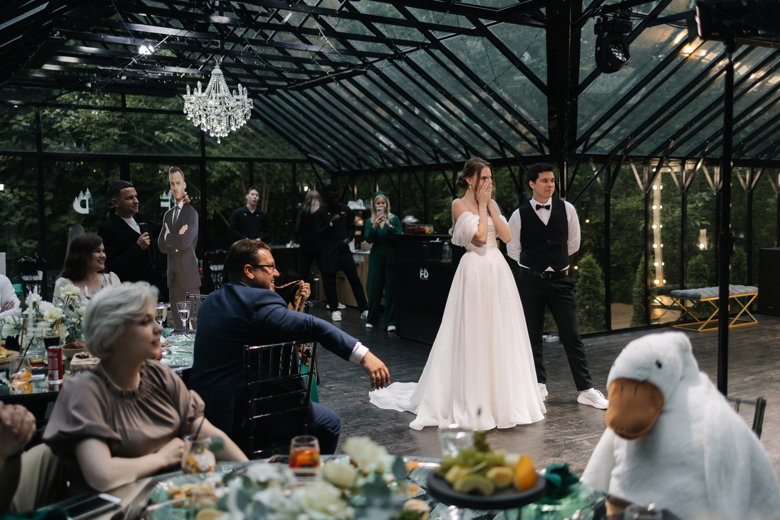 -Давай сделаем вид, что мы нормальные? -НЕТ. Свадебный фотограф Москва Мотеюнайте Виктория