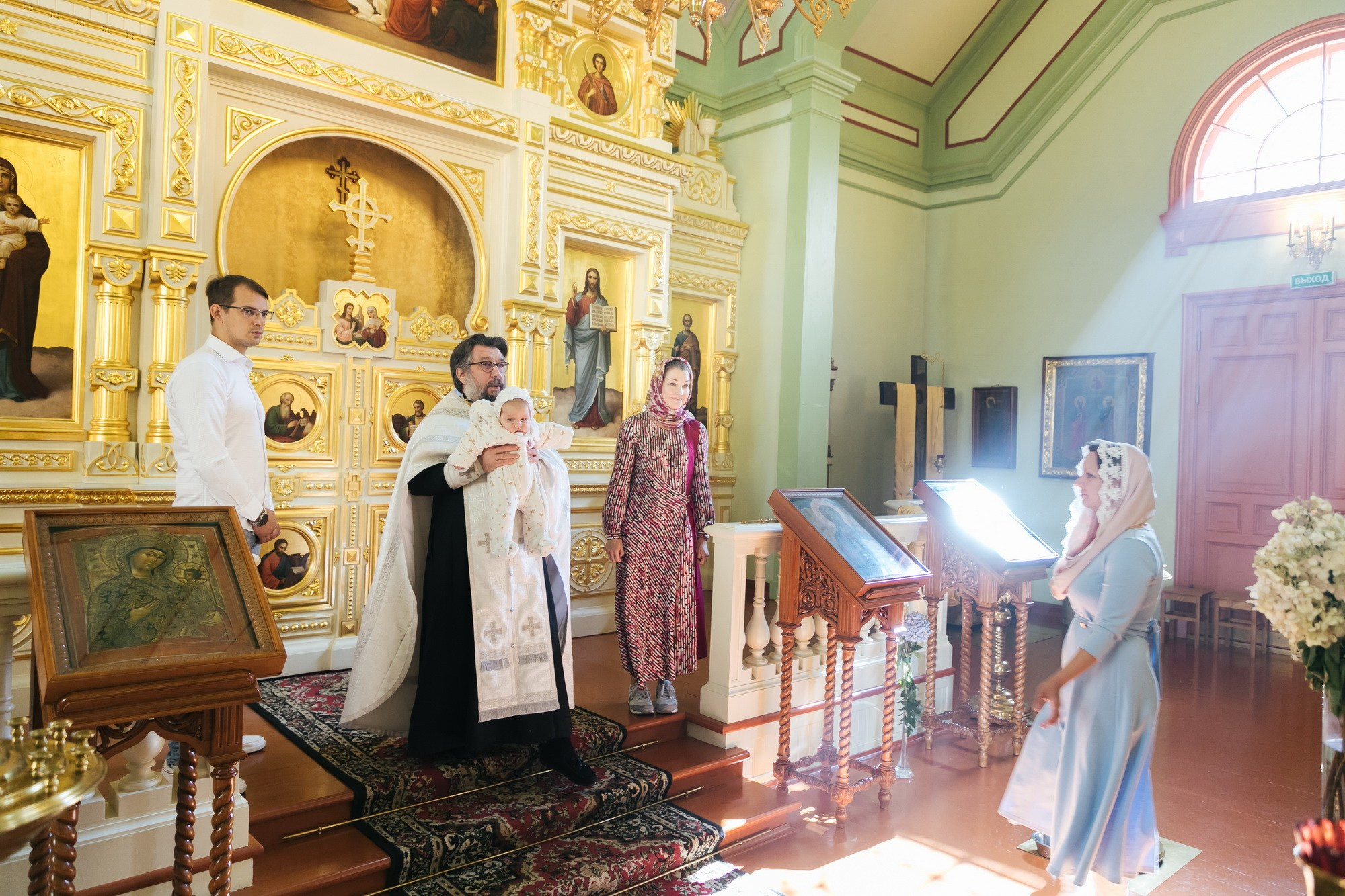 Крещение Церковь Святого Апостола Петра в Лахте СПб. Фотограф на крещение в Санкт Петербурге