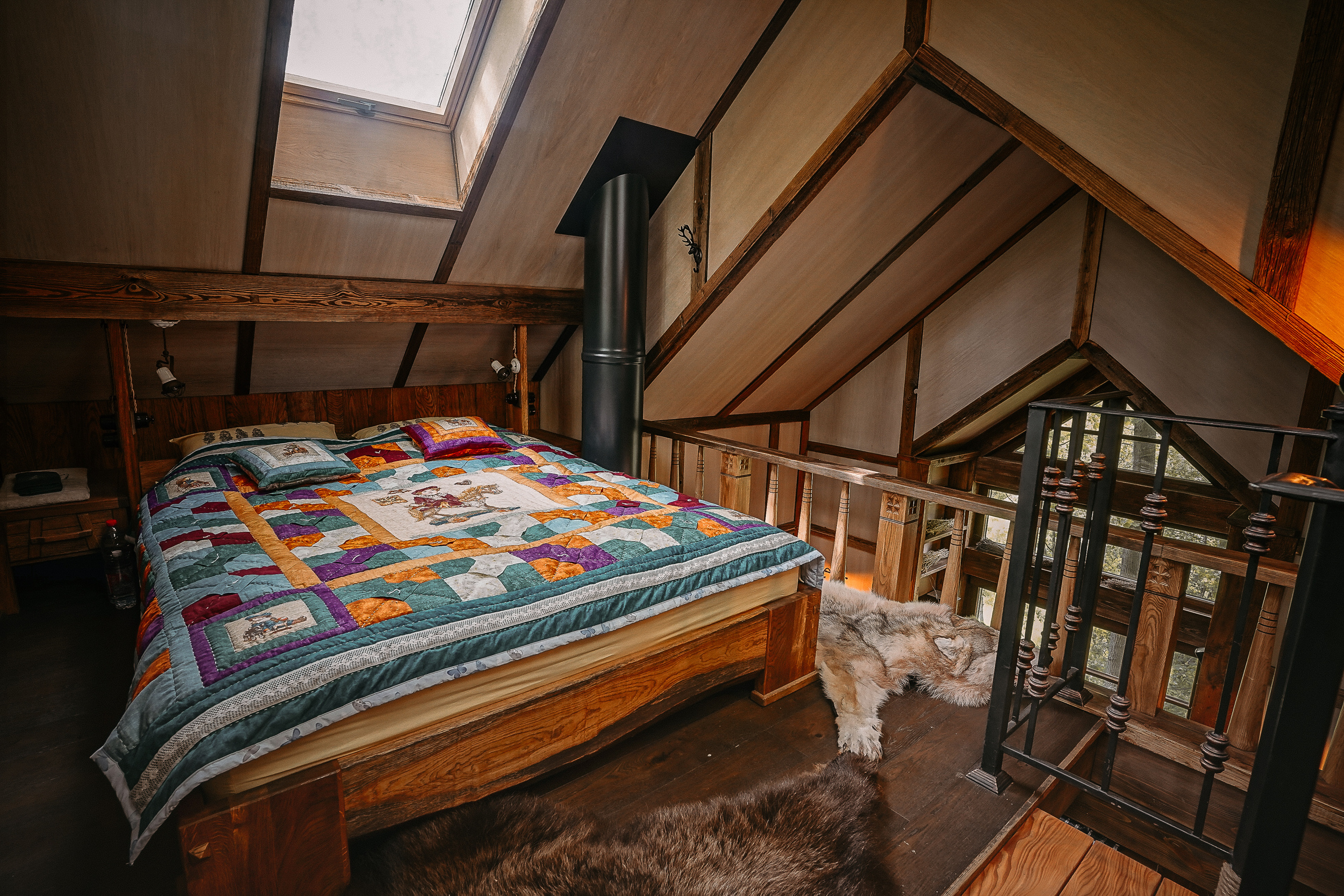 Интерьерная съемка домика на дереве