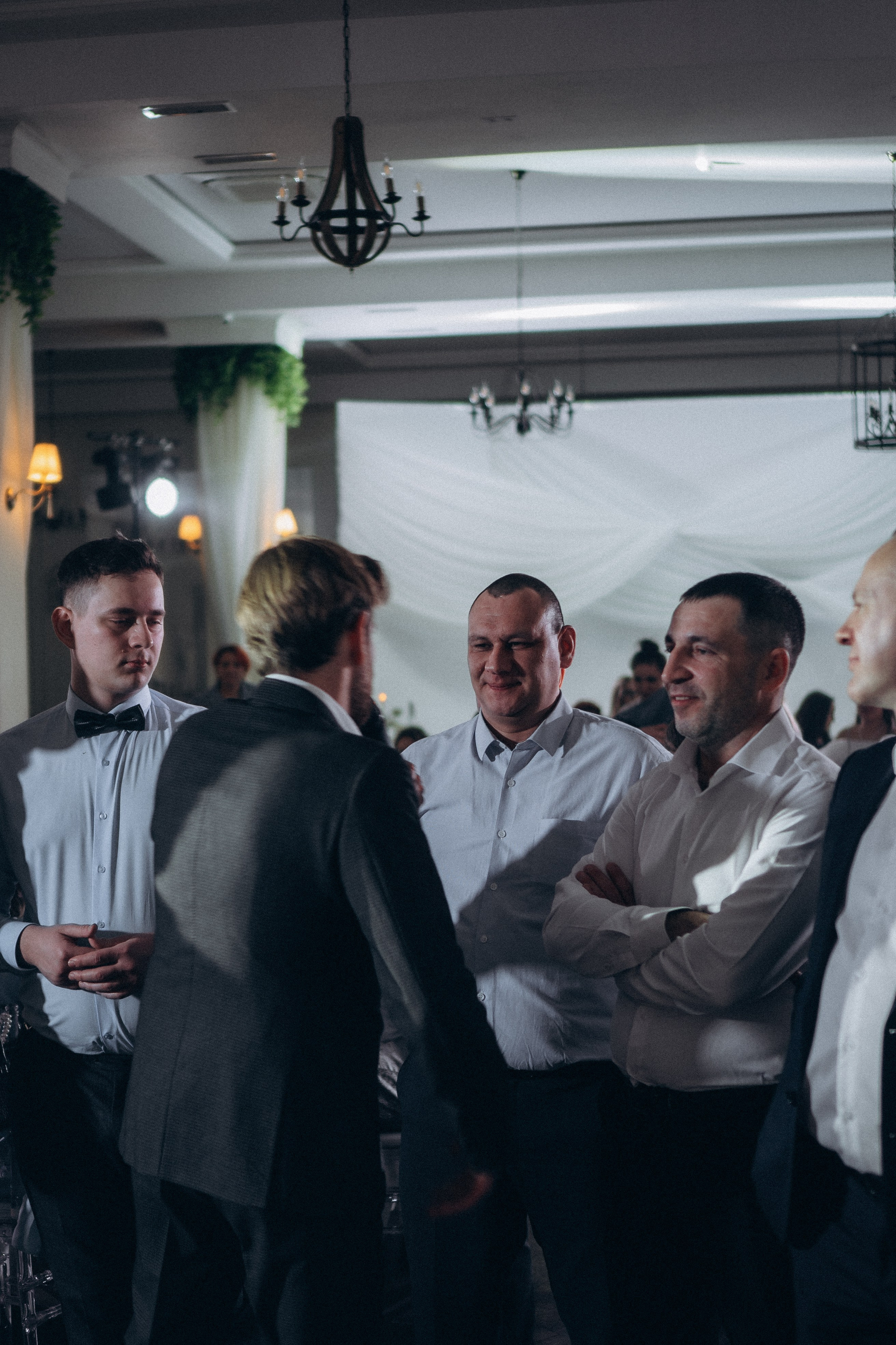 СВАДЕБНАЯ СЬЕМКА СБОРОВ В ОТЕЛЕ И ВЫЕЗД НА ЦЕРЕМОНИЮ (СНЯТО В СИБИРЕ В НИЖНЕВАРТОВСКЕ). Профессиональный фотограф, Санкт-Петербург — Виктория Богомолова