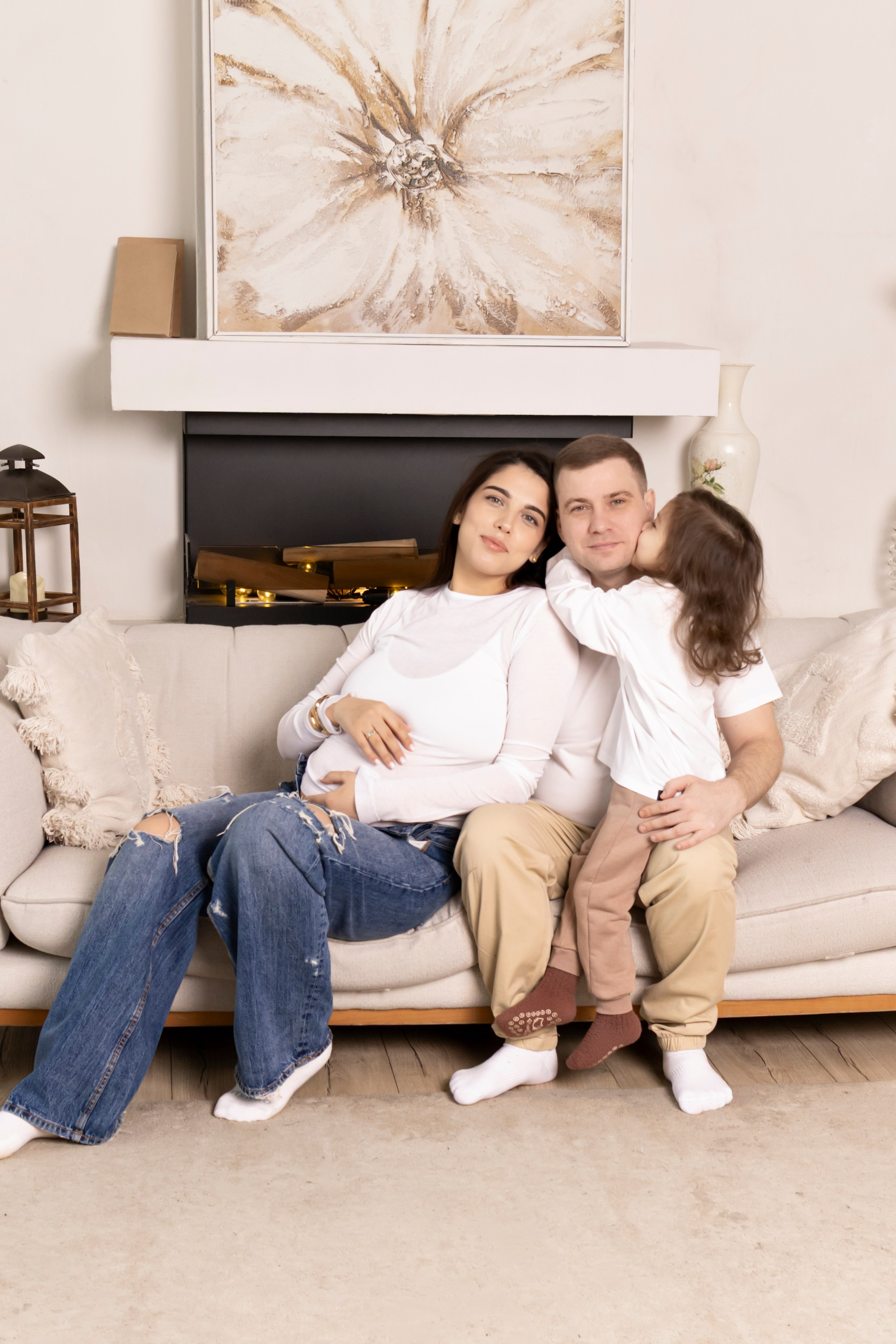 Фотосессия беременности в фотостудии. Профессиональный фотограф в Москве