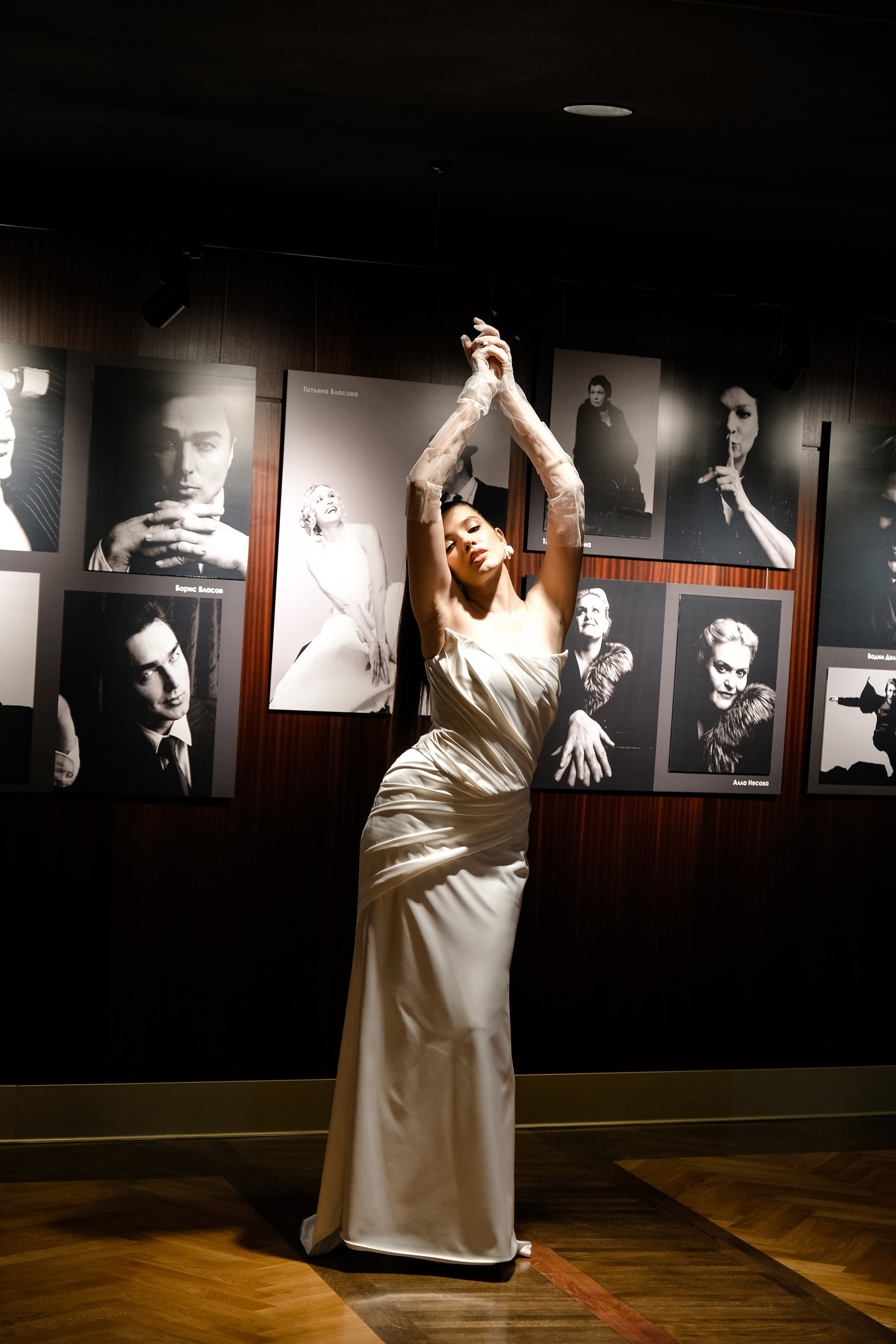 Свадебная фотосессия в театре драмы имени Наума Орлова. Свадебный фотограф в Челябинске Сырчикова Наталья