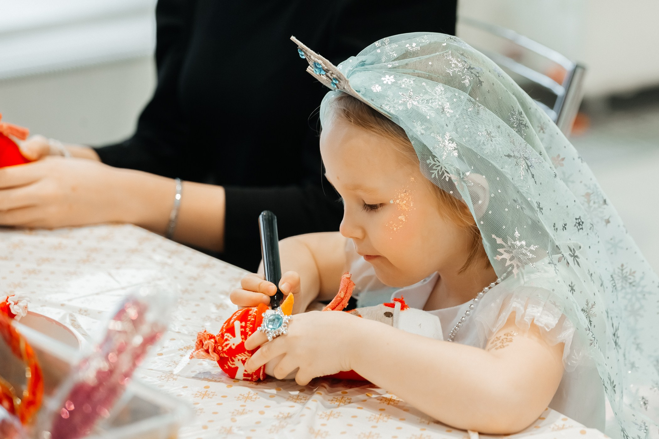 Детский мастер-класс в «Картель Авто» — «Студия чудес Алиса». Фотограф Кемерово | Сергей