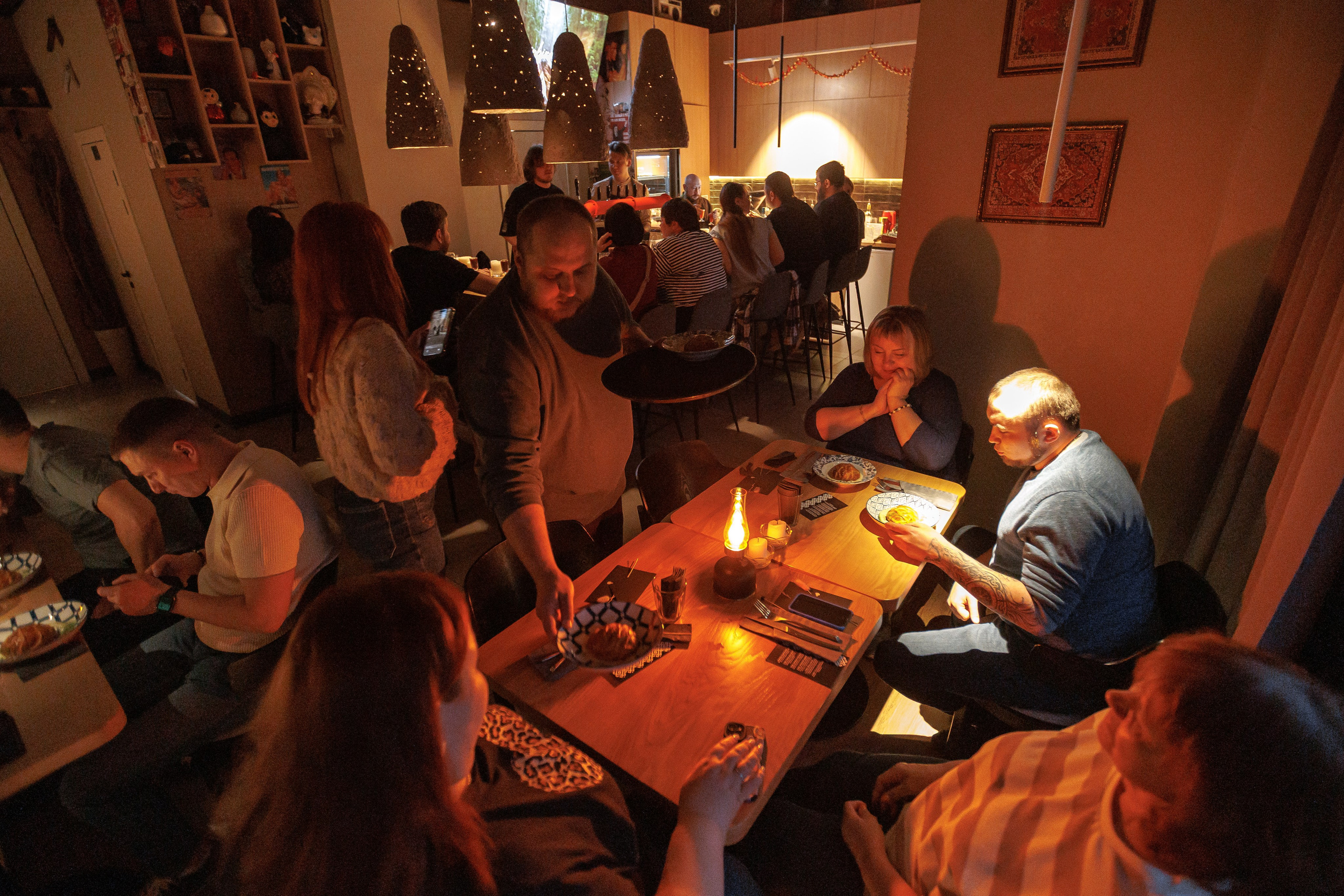 Гастроужин Поселенцы в гостях у Самозванцев