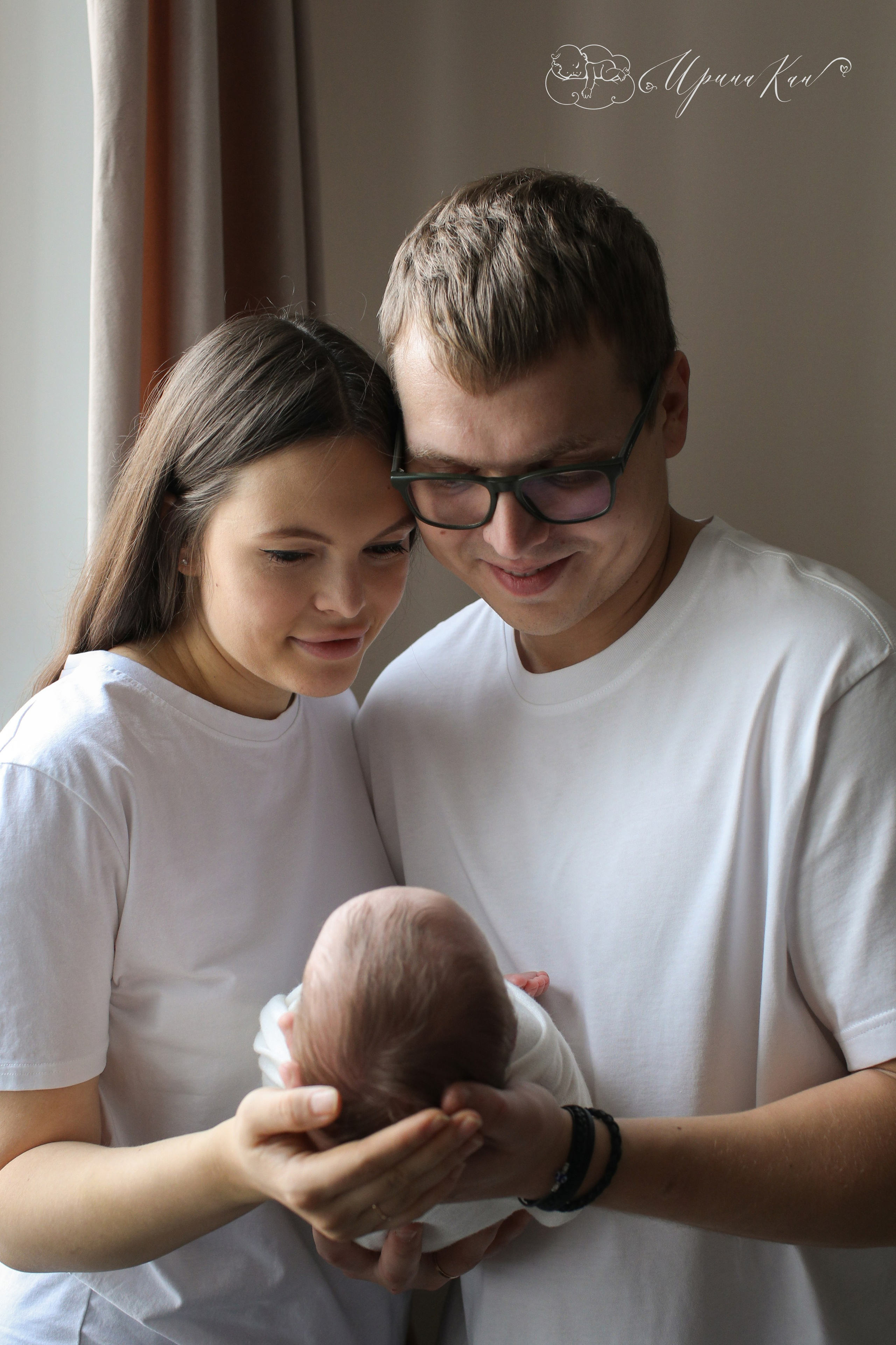 Новорожденные фото с родителями. Ирина Кан Фотограф новорожденных в Екатеринбурге