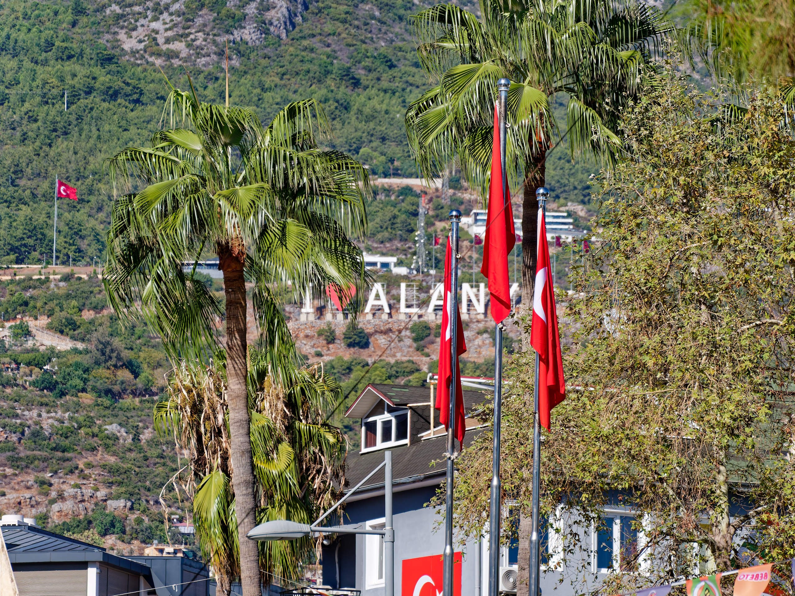 Алания 2025, город, стрит-фото. Избранные фотографии