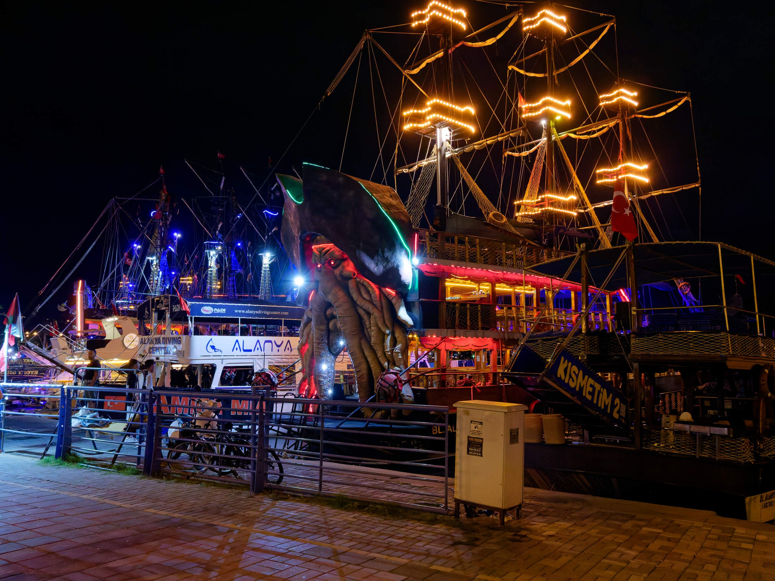 Алания 2025, порт и парк. Избранные фотографии