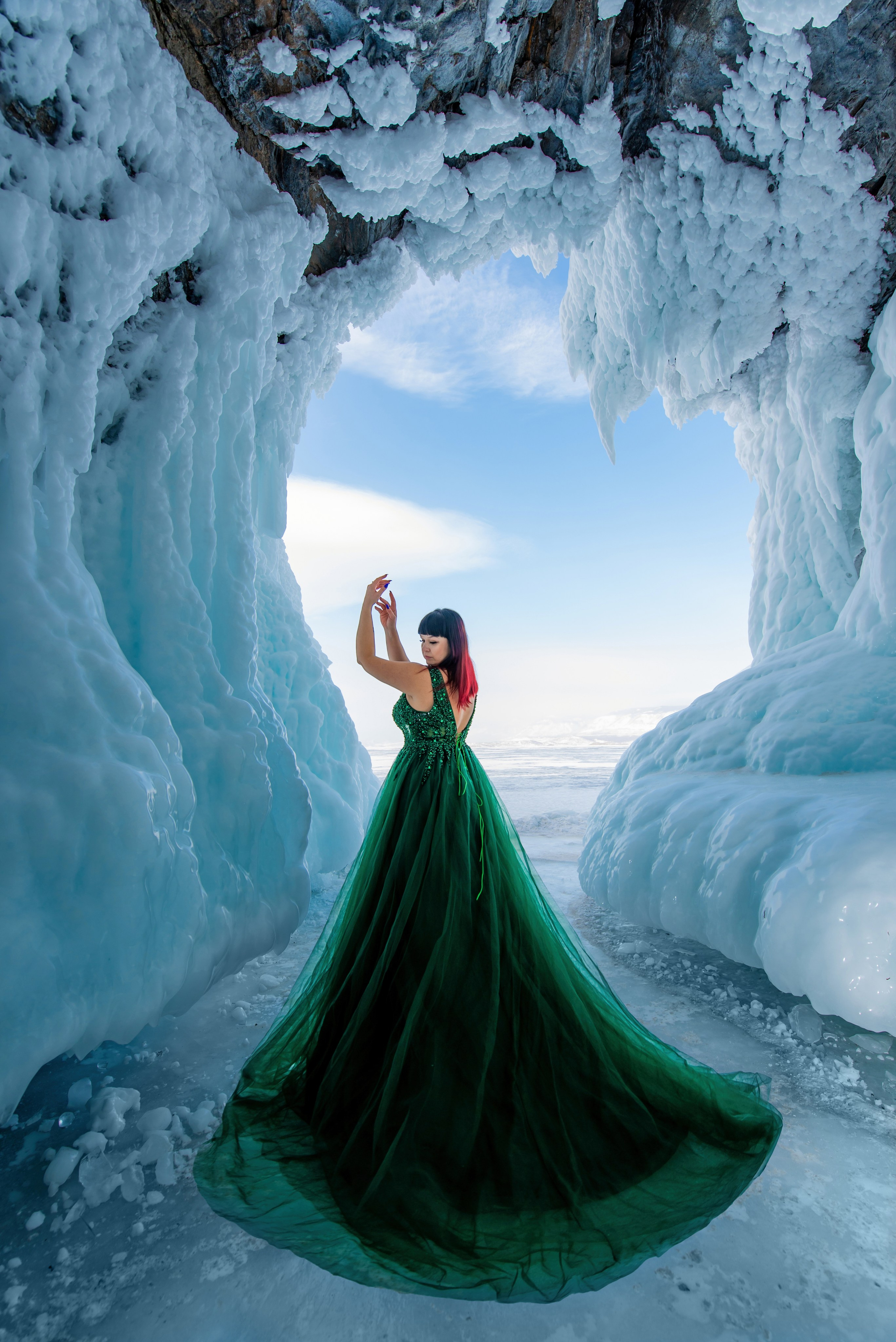 Платье изумрудное фатиновое до 54 рра. Туры на Байкал с фотографом под ключ. Фотосессии на Ольхоне