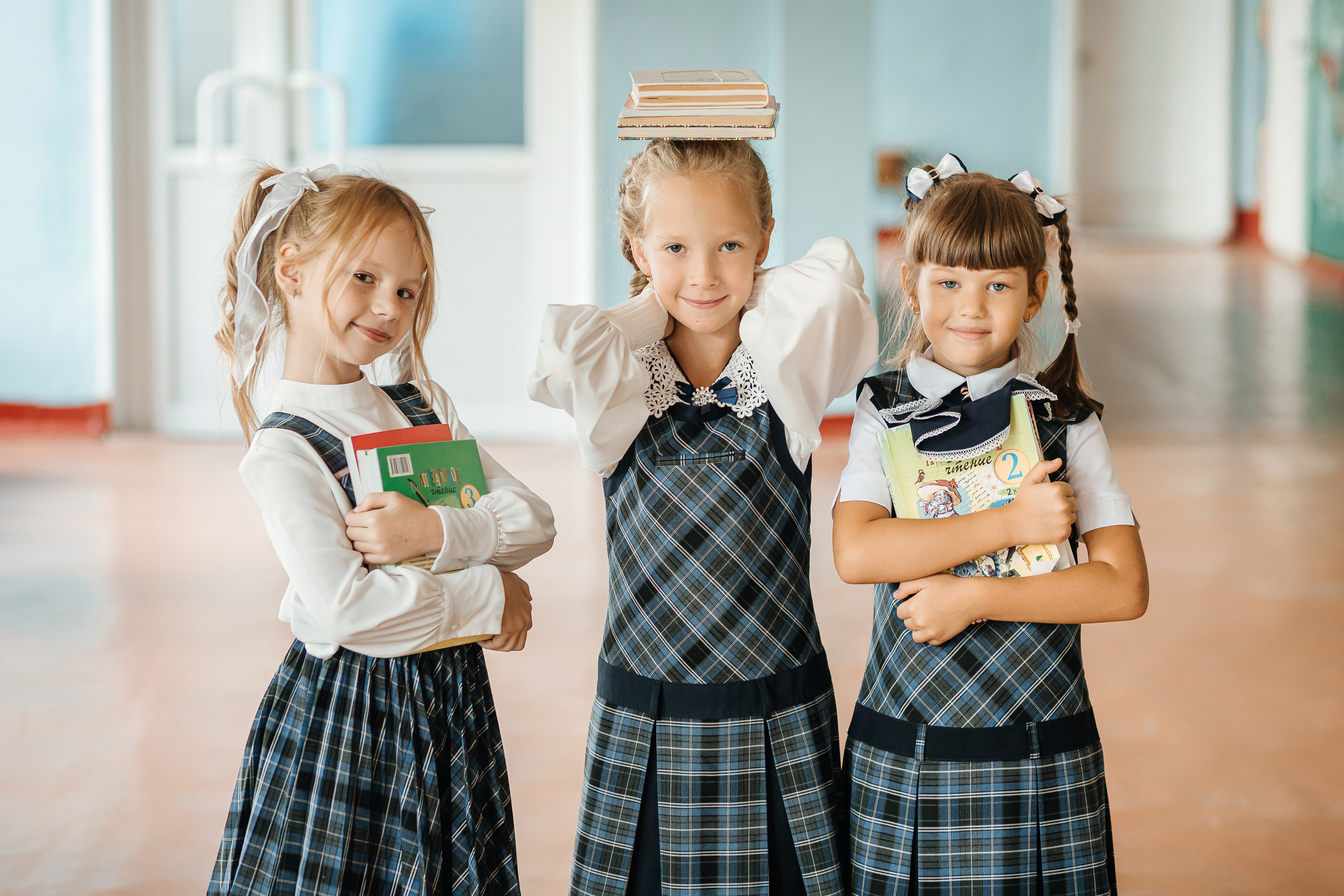 В первый раз в первый класс. Школьные съемки. Wedding, romantic photo, family holidays. Workshops