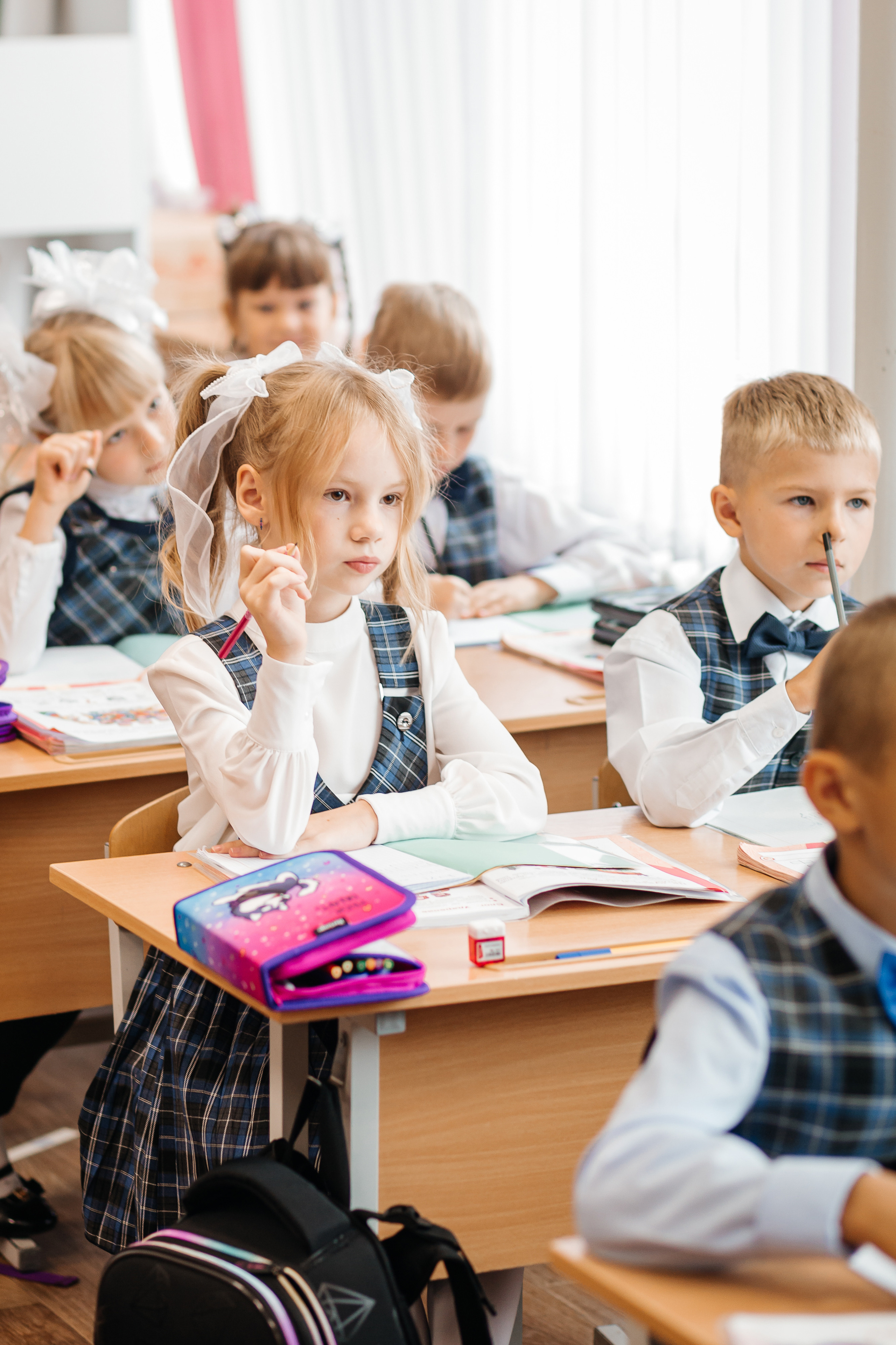 В первый раз в первый класс. Школьные съемки. Wedding, romantic photo, family holidays. Workshops