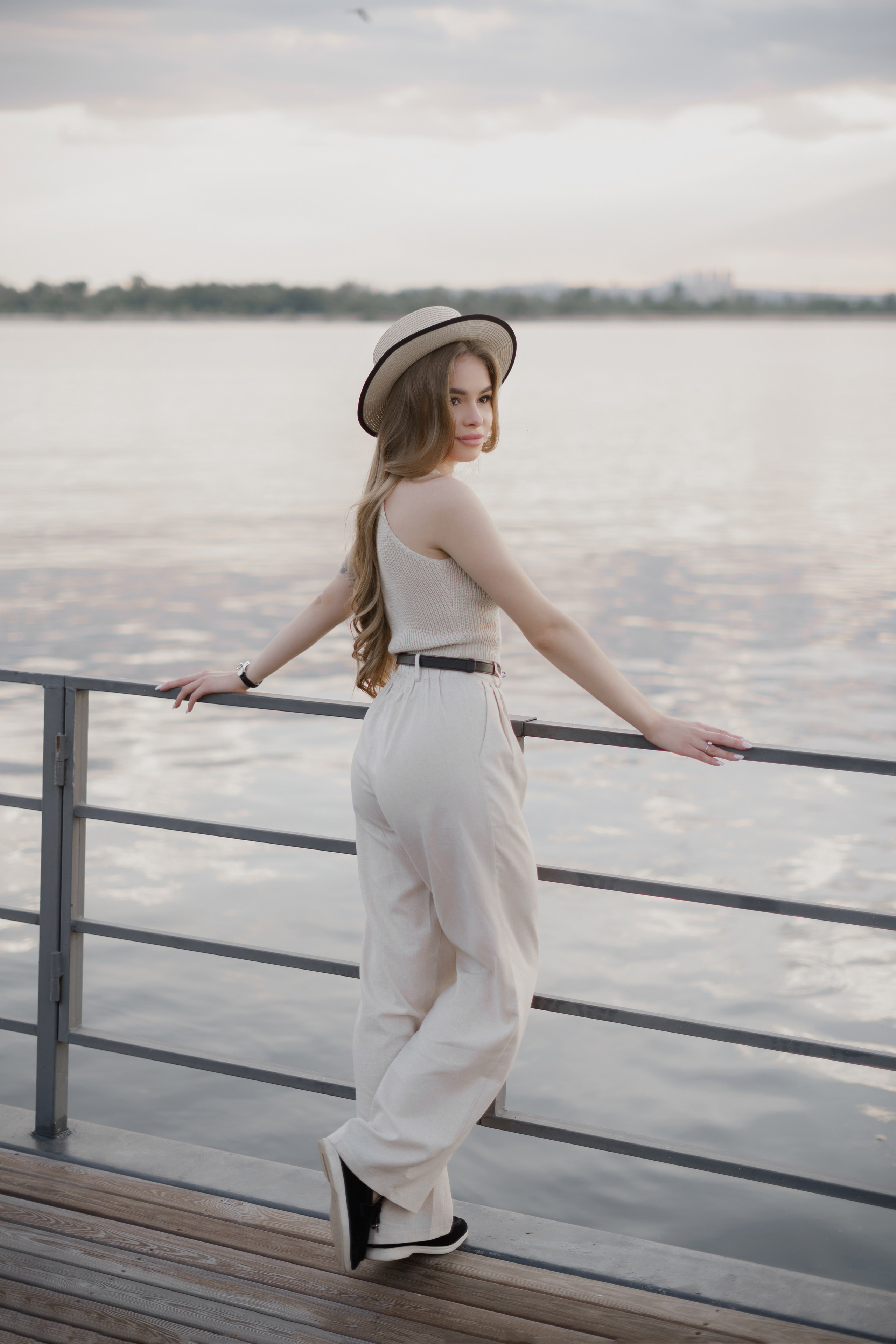 Рома и софа. Фотограф Валерия Крахмалева