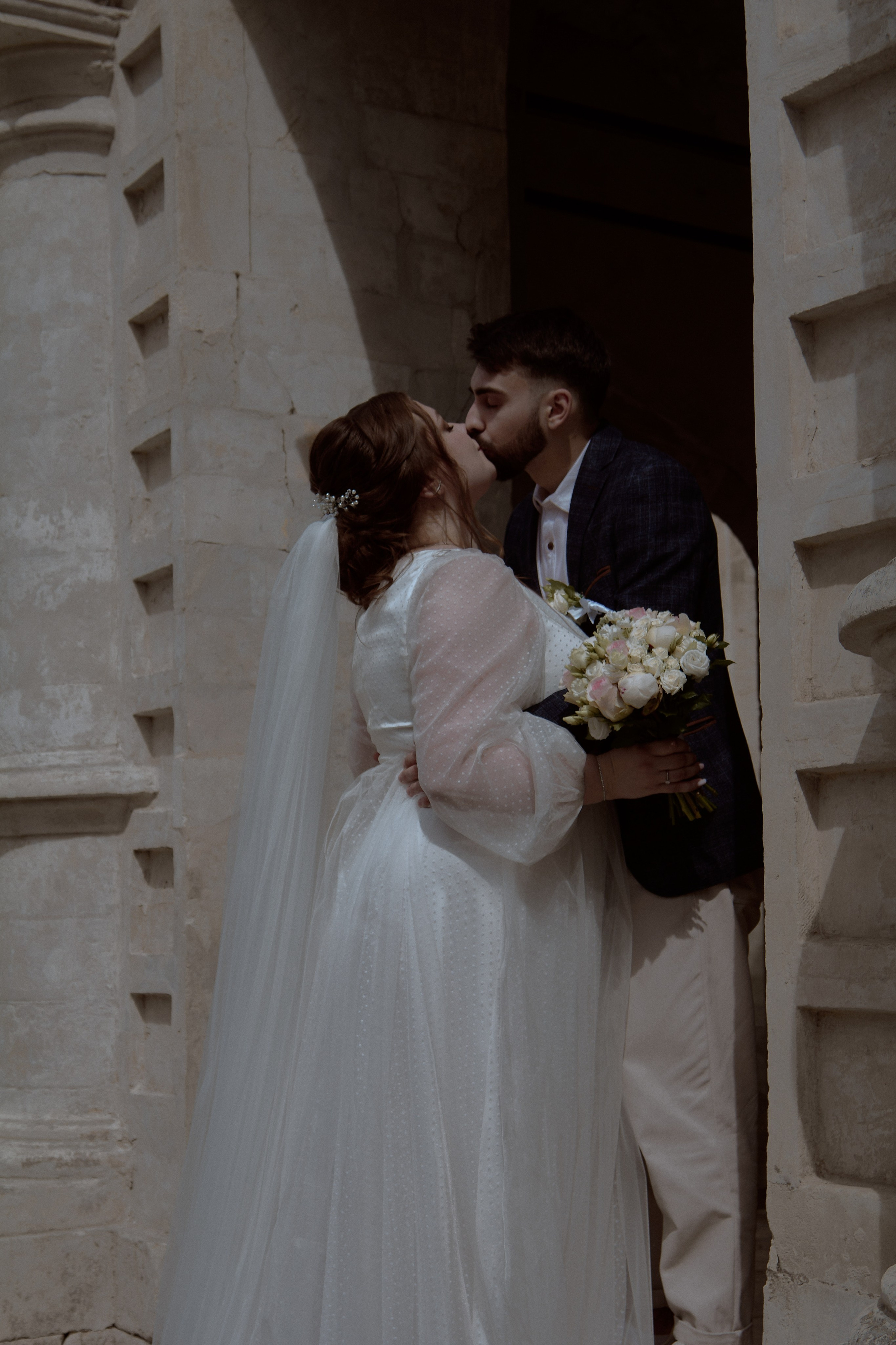 Виктория и Даниэль. Владимирский храм. Фотограф лавстори Москва/МО Приятелева Ангелина