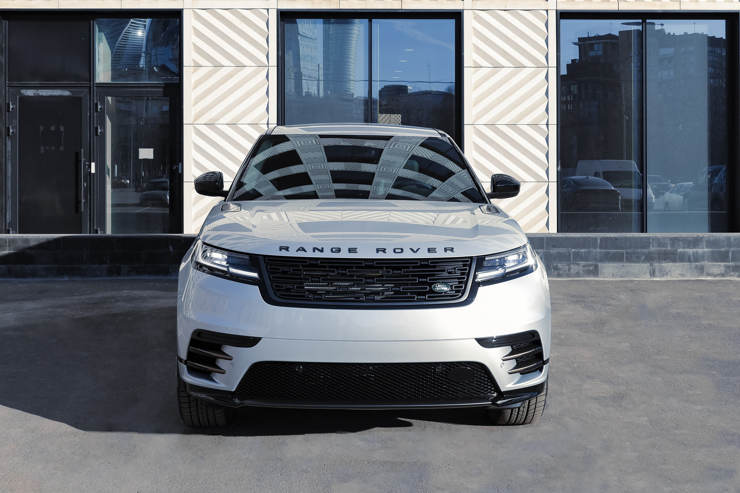 2024 Range Rover Velar 2.0 AT. Mixturecaptures
