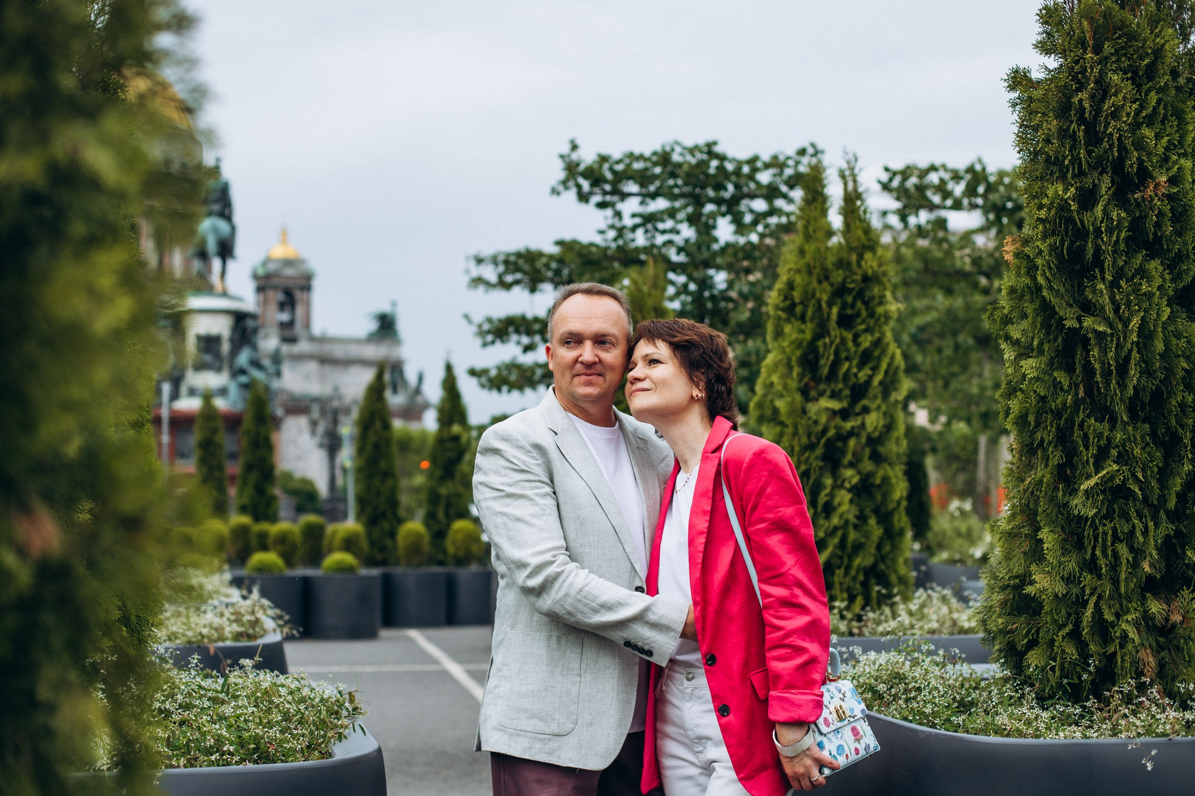 Тарас и Юлия в июне. Фотопрогулка в Петербурге. Индивидуальный и семейный фотограф в Санкт-Петербурге