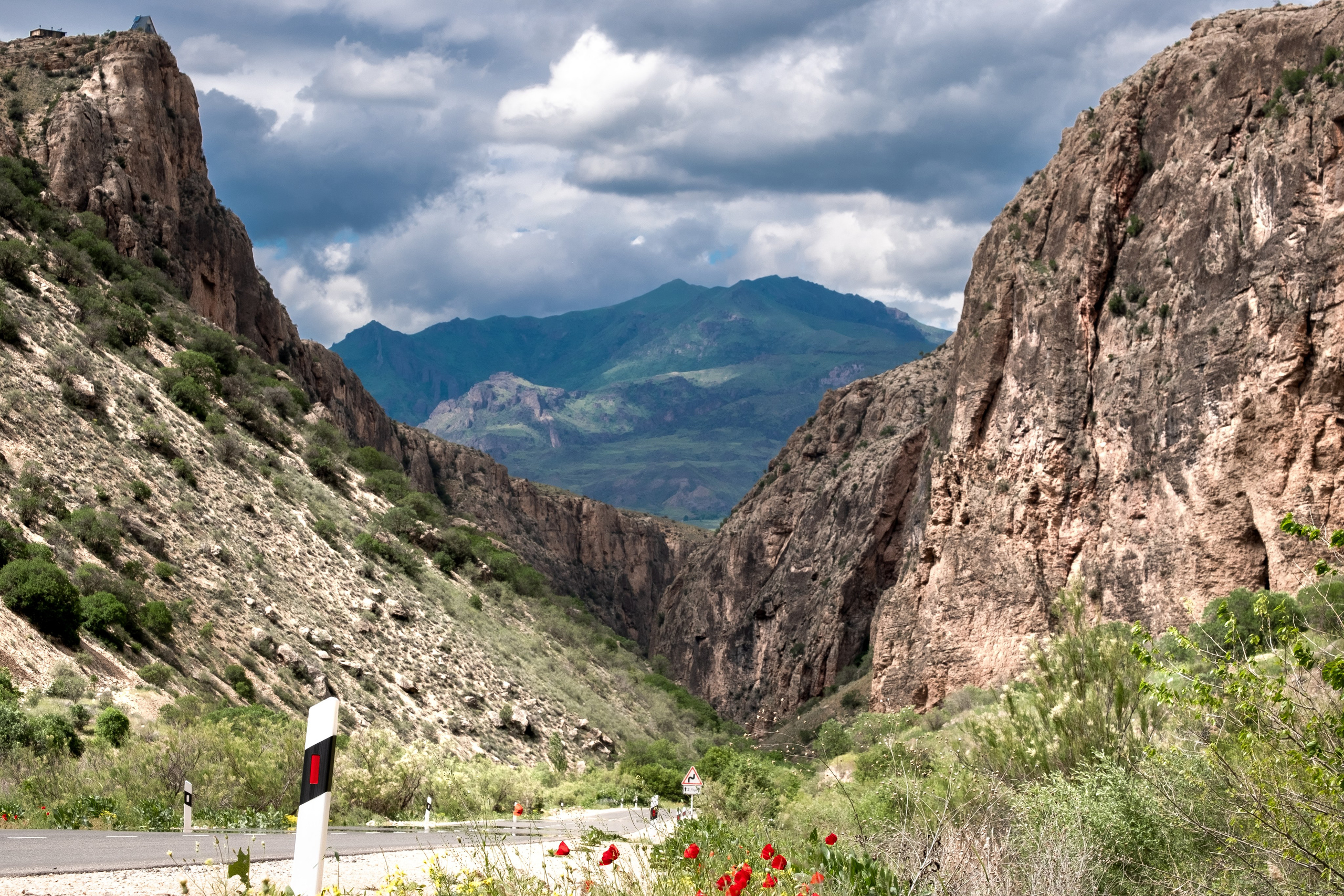 АРМЕНИЯ. ПОБУДЬ ЗДЕСЬ И ЦЕЛЕЕ БУДЕТ ЭТОТ МИР