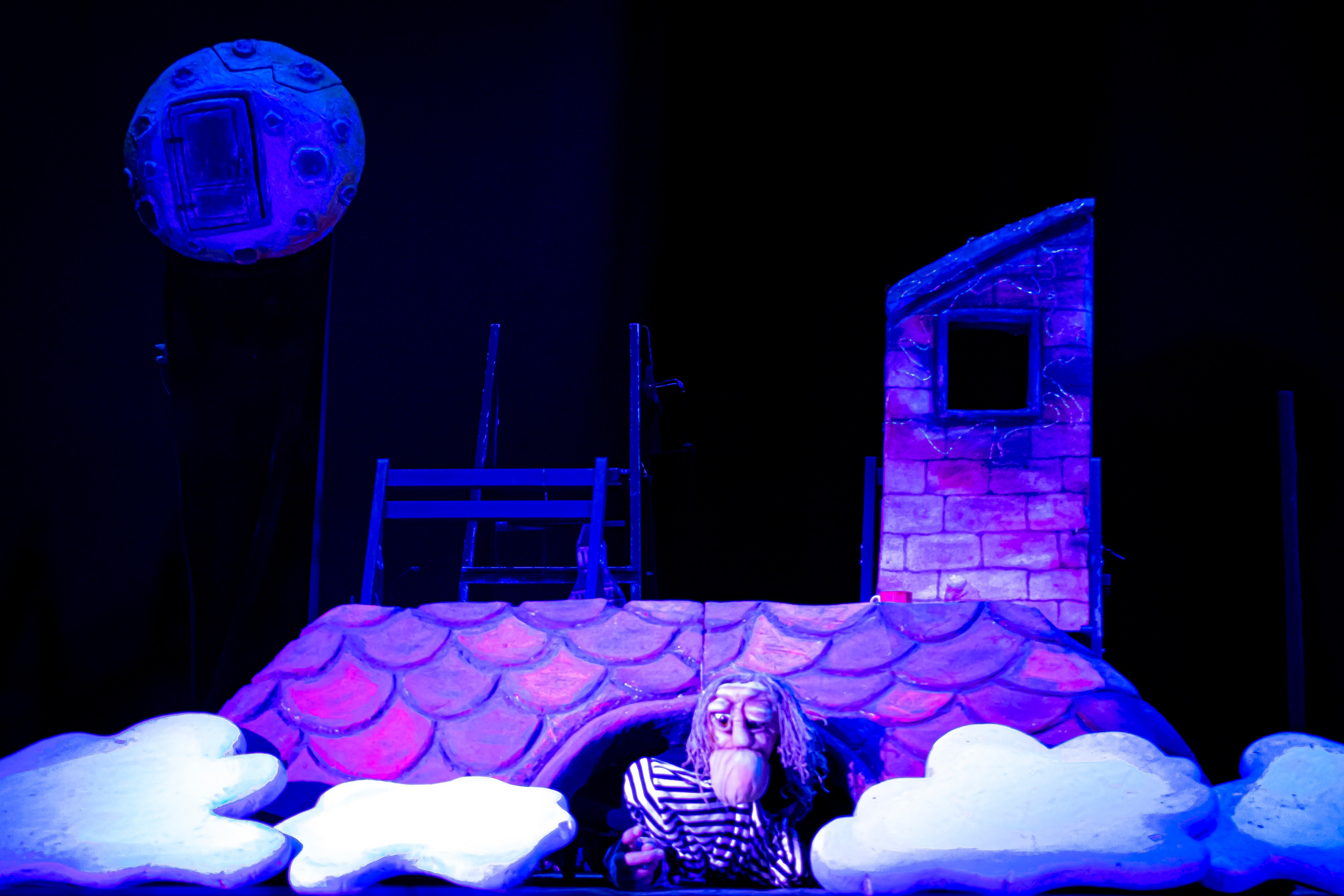 Человек с луны — спектакль кукольного театр Саквояж. Фотограф в Сочи Юрий Шептаев