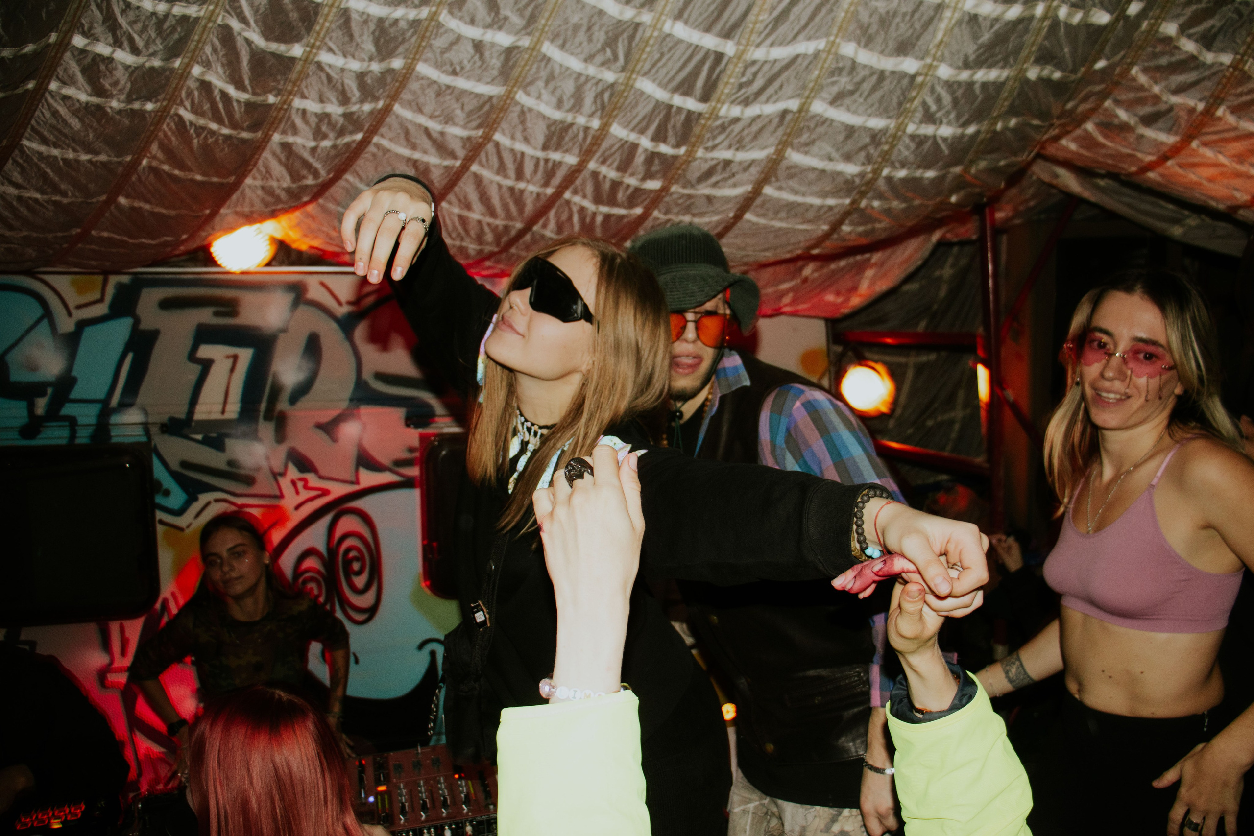 Тусовки. Фотограф Егор Огородов