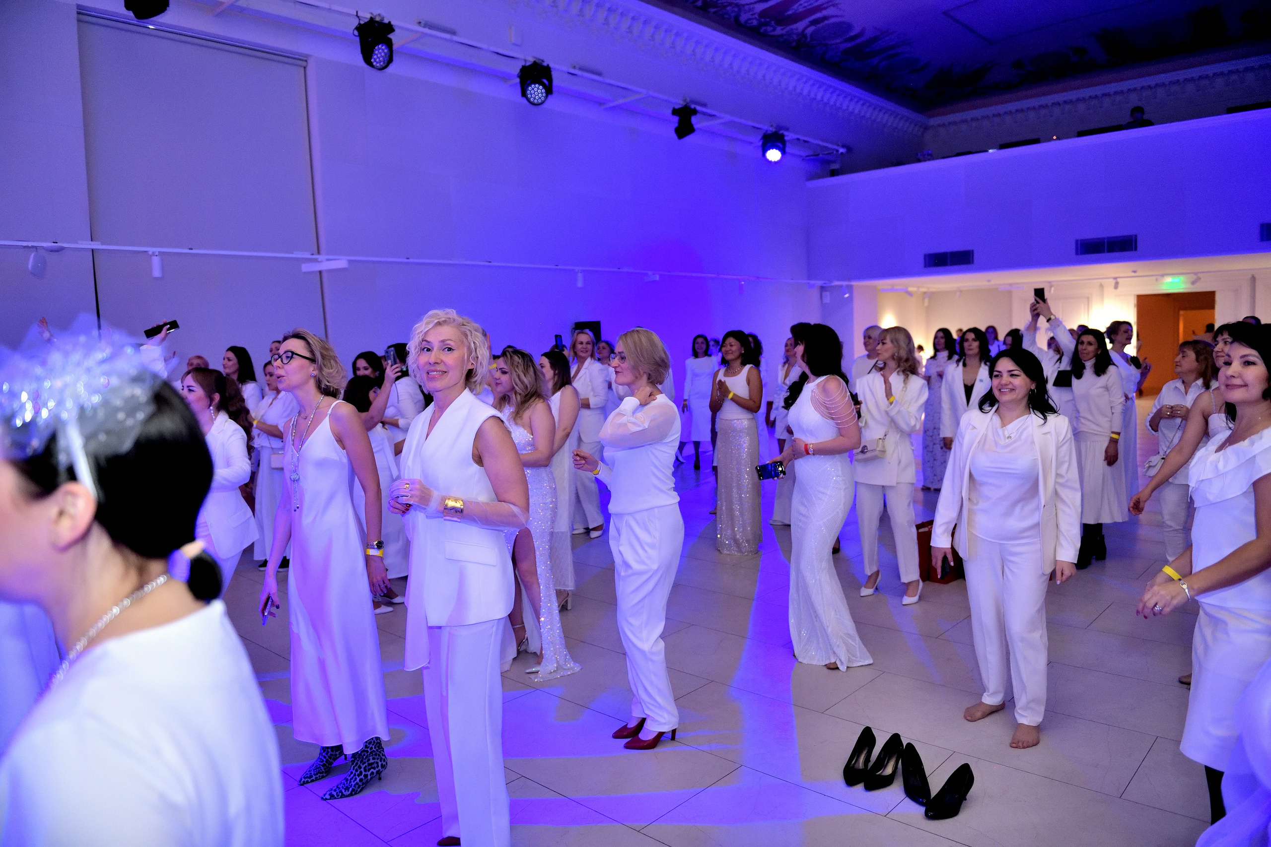 "Мероприятия Ирины Маруниной - женские форумы в белом".