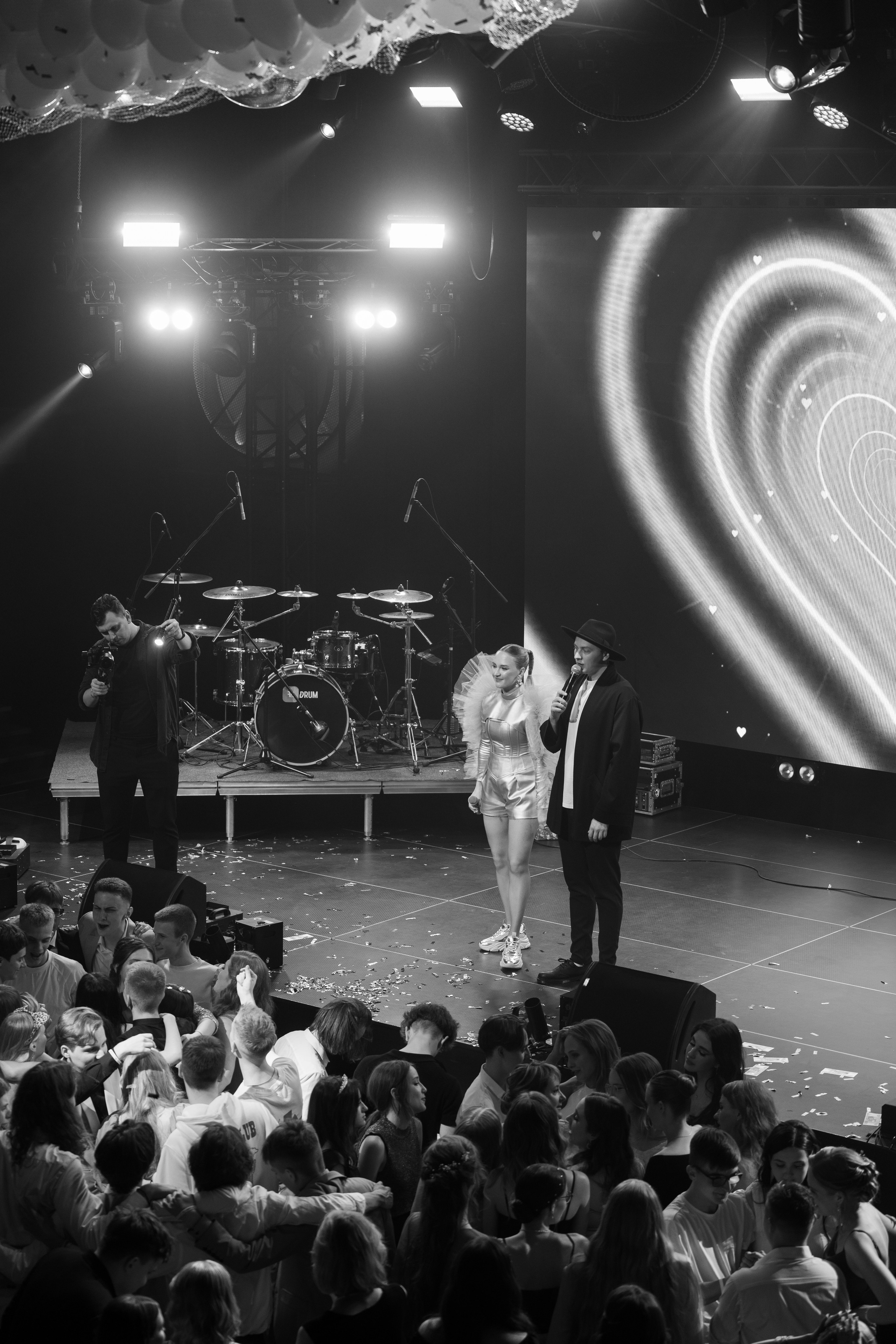 Выпускной Гимназия 7. Свадебный и репортажный фотограф Элина Козырьянова