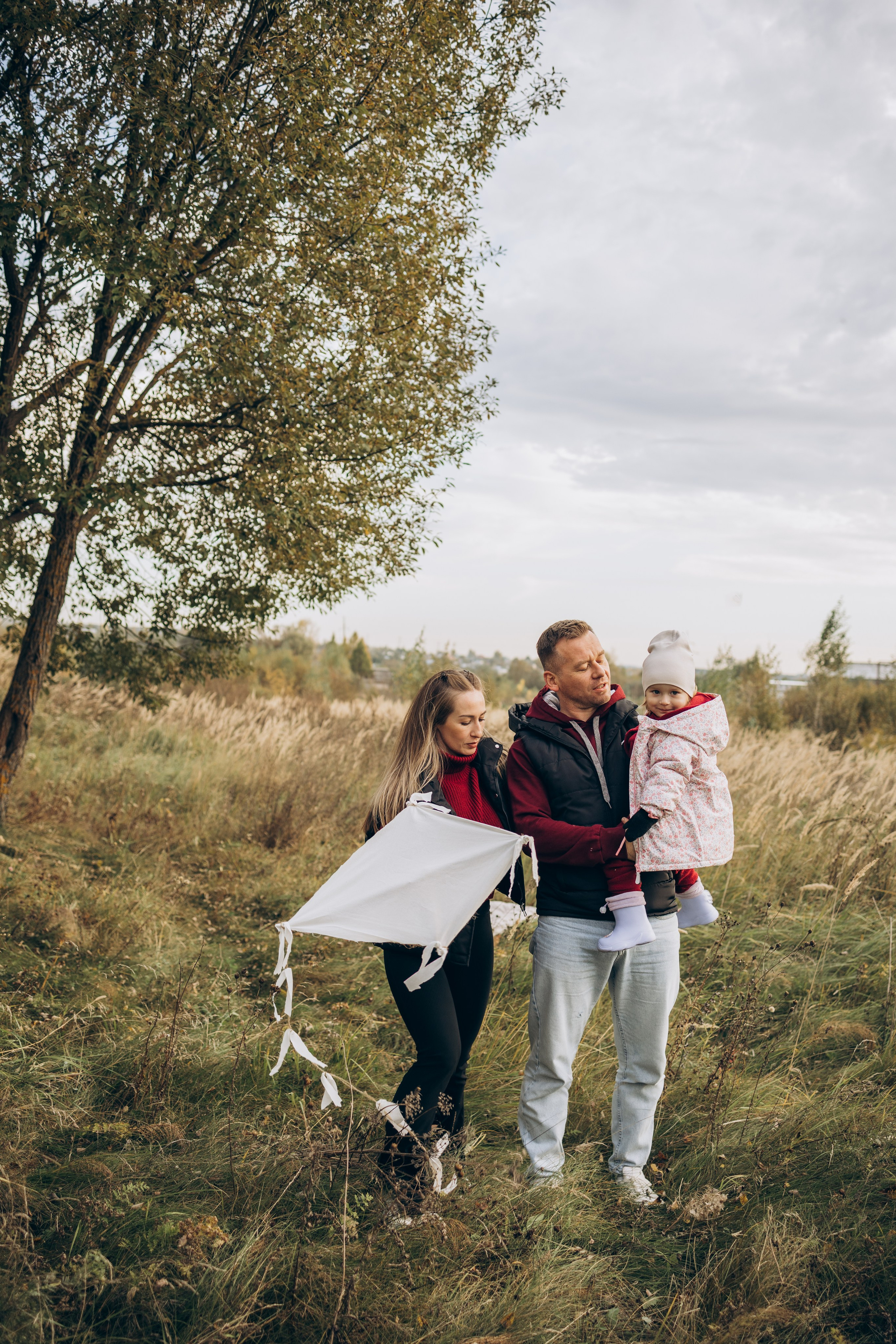 Летучий змей-семейная (4.10.2025 г.) г. Жуков (Калужская обл.). Надежда Стар семейный и церковный фотограф в Жукове и Калужской области