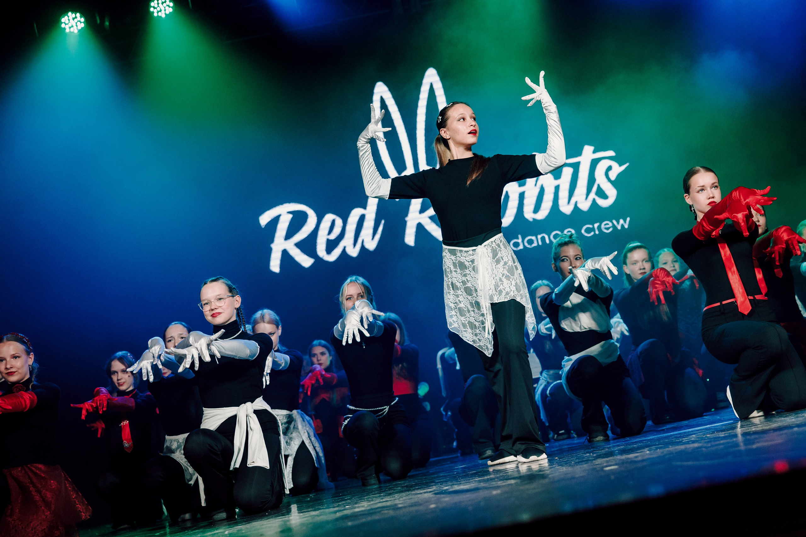 Отчётный концерт танцевальной школы «Red Rabbits» 2025. Лёшка Варзегов — фотограф