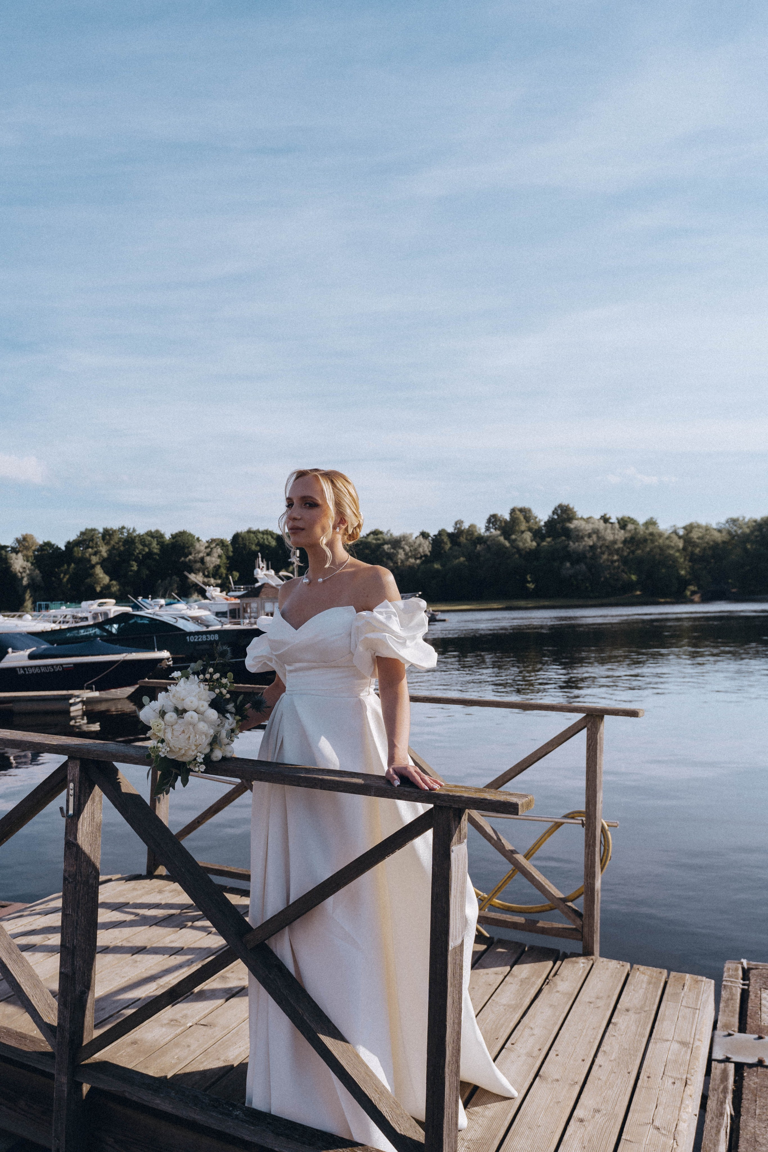 СВАДЕНБНАЯ СЬЕМКА НА КАТЕРЕ ПО КАНАЛАМ САНКТ-ПЕТЕРБУРГА И В АКВАТОРИИ НЕВЫ. Профессиональный фотограф, Санкт-Петербург — Виктория Богомолова