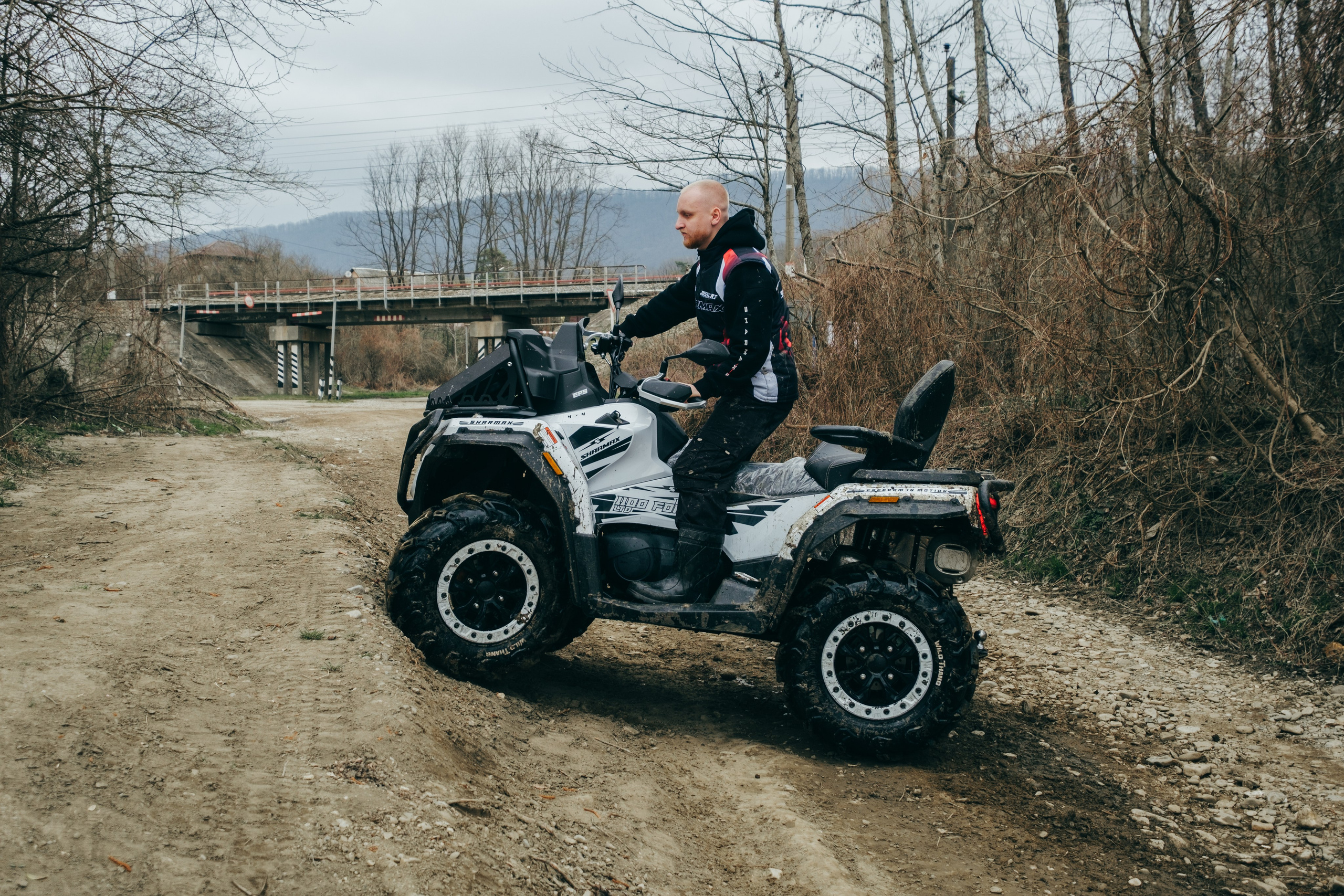 Съемка для Sharmax Moto в Горячем Ключе. Свадебный фотограф Денис Ожигин в Краснодаре и крае. Эмоциональная и стильная съемка вашего дня